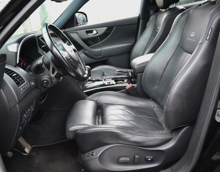 Infiniti FX FX30d S — photo 3