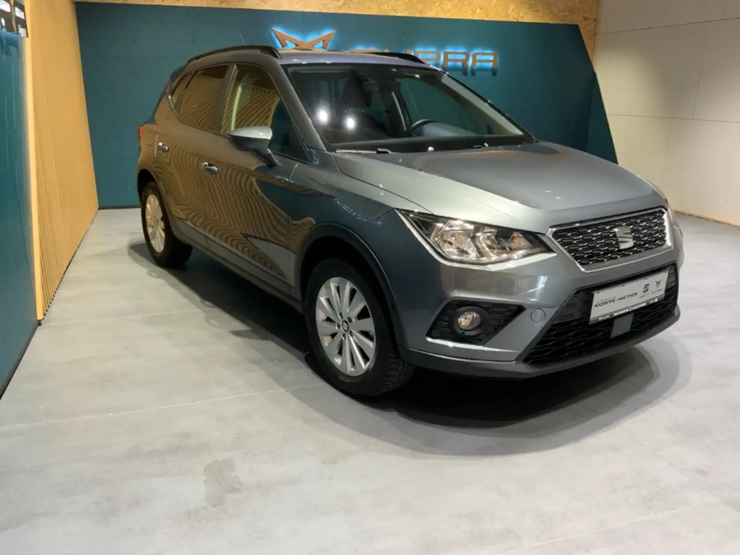 SEAT Arona Style 1.0 TSI+Navi+Rückfahrkamera Grau - 2