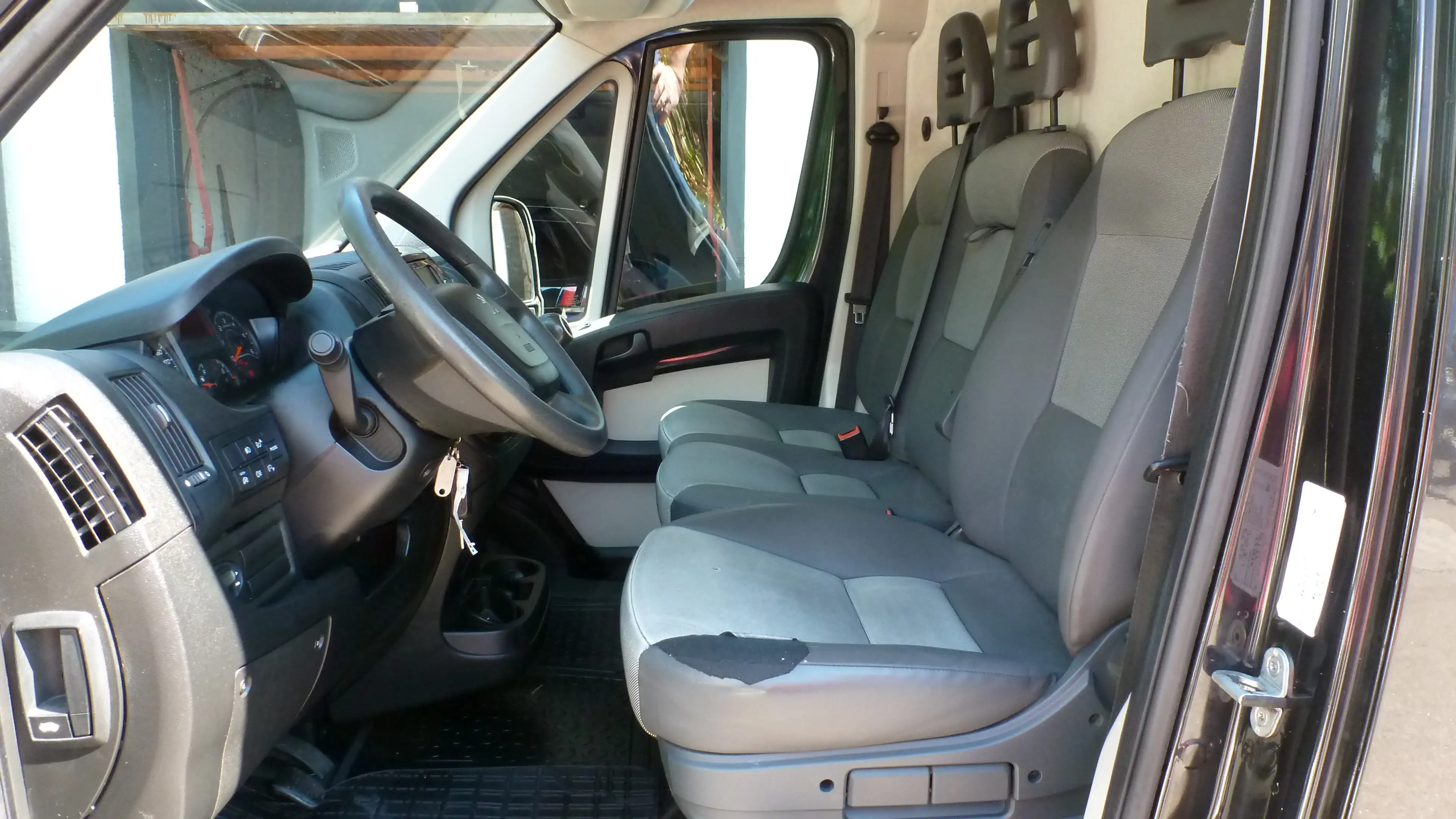 Peugeot Boxer Boxer HDi 333 L2H2 S&S Komfort Plus — photo 15