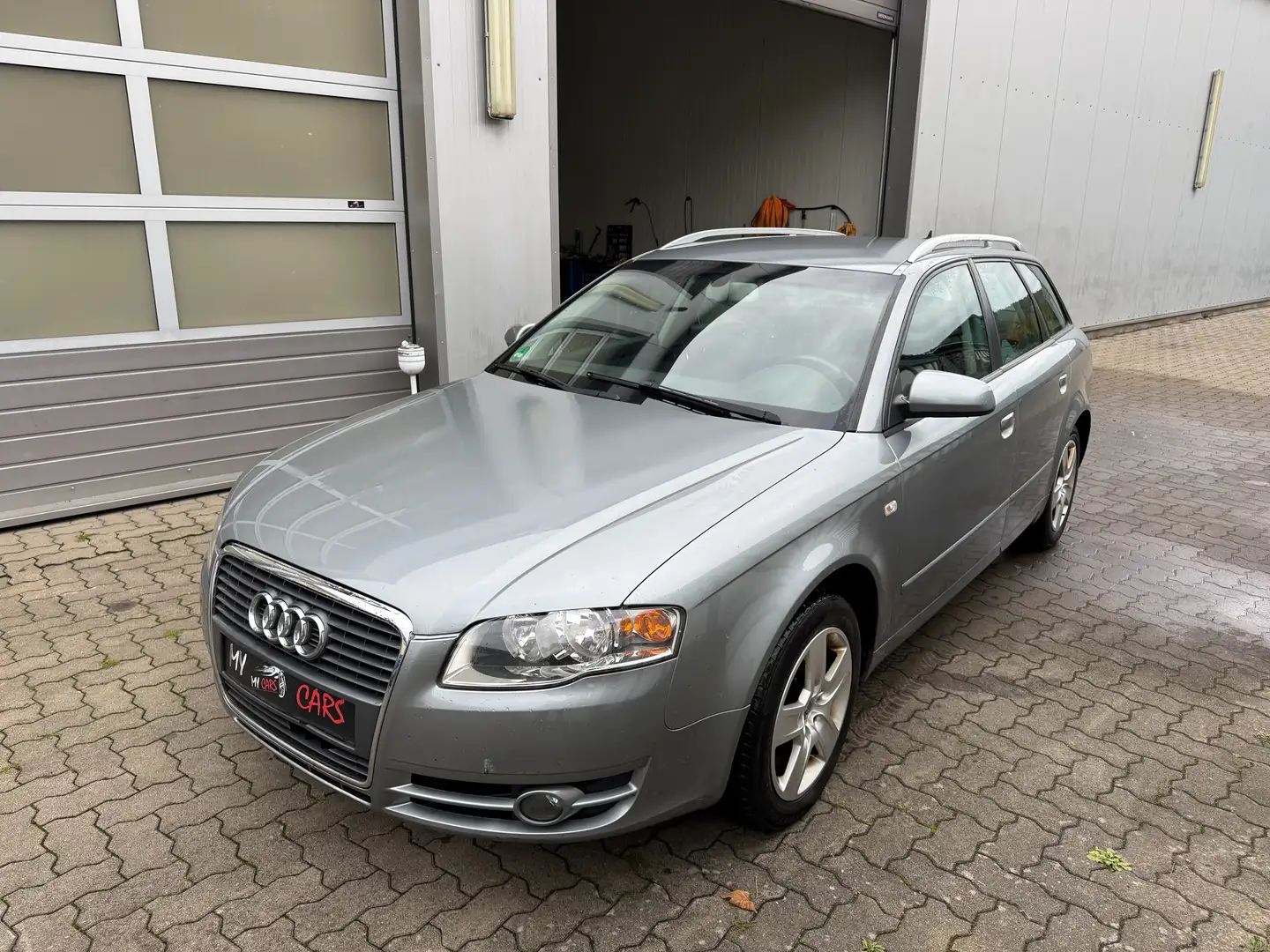 Audi A4 2.0 TDI Avant *Automatik*Navi*MMI*Tempomat*1.Hand* Grau - 1