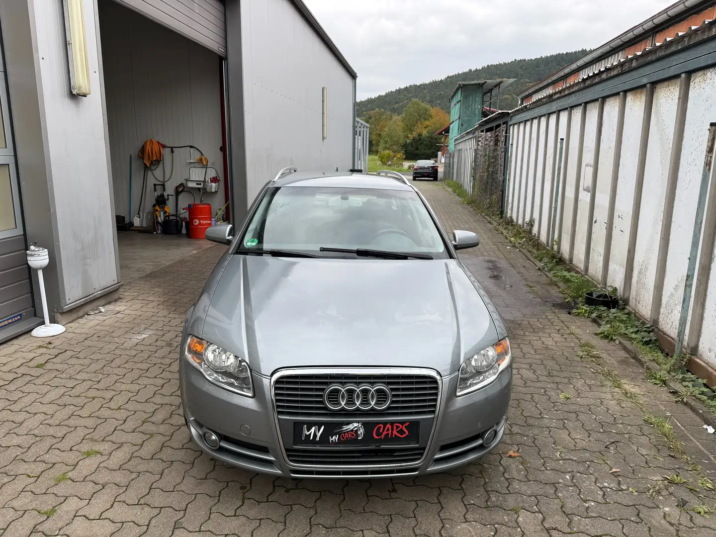 Audi A4 2.0 TDI Avant *Automatik*Navi*MMI*Tempomat*1.Hand* Grau - 2