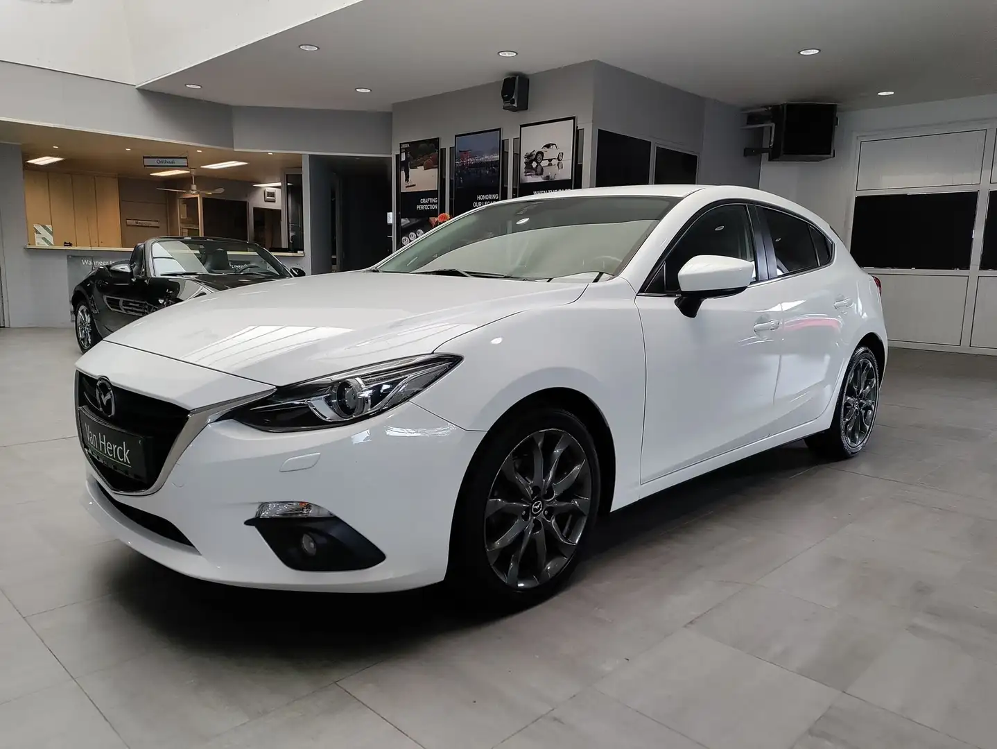 Mazda 3 2.0 SKYACTIV-G NAKAMA - 1
