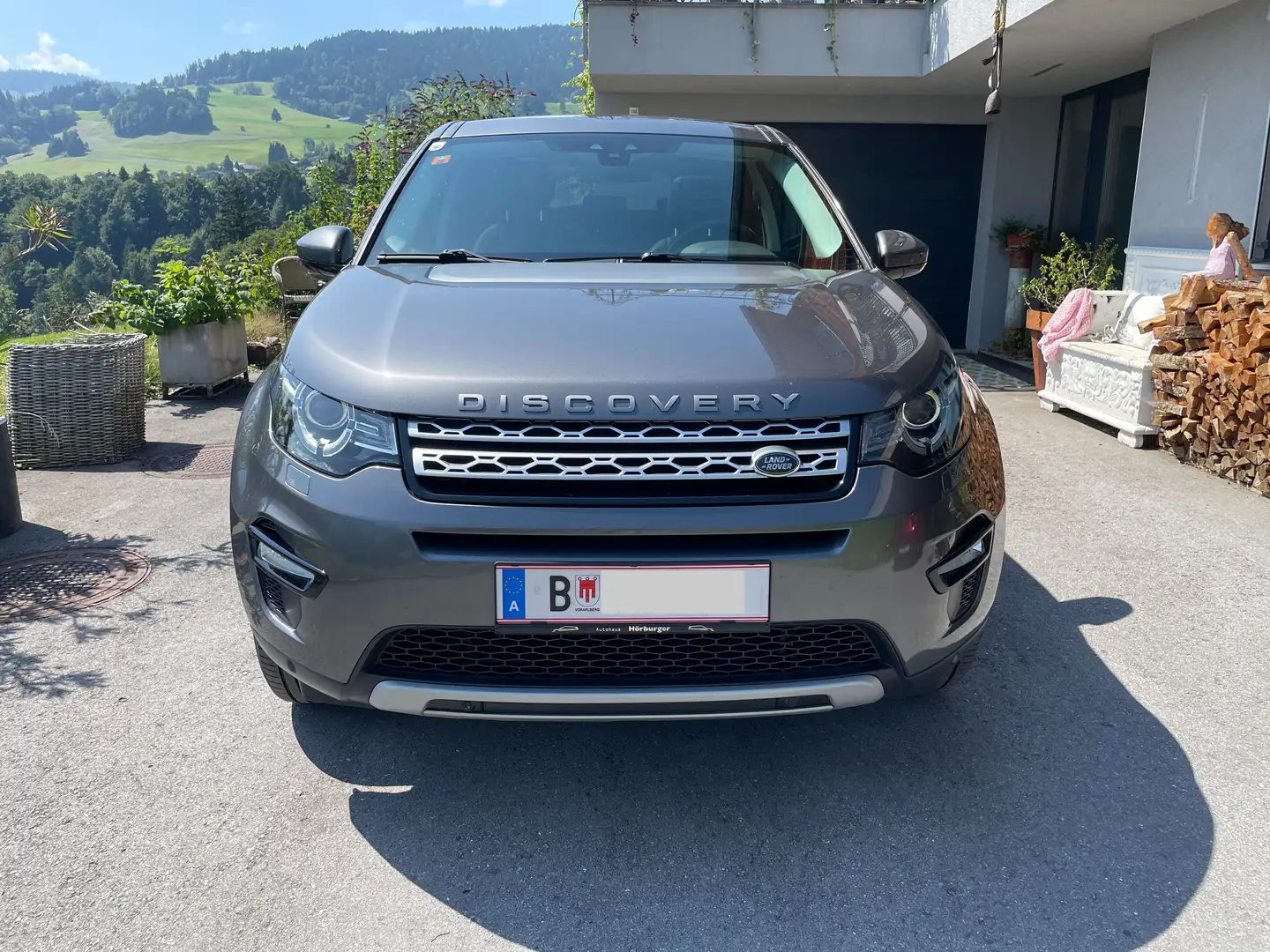 Land Rover Discovery Sport Discovery Sport 2,0 SD4 4WD HSE Aut. Grau - 1
