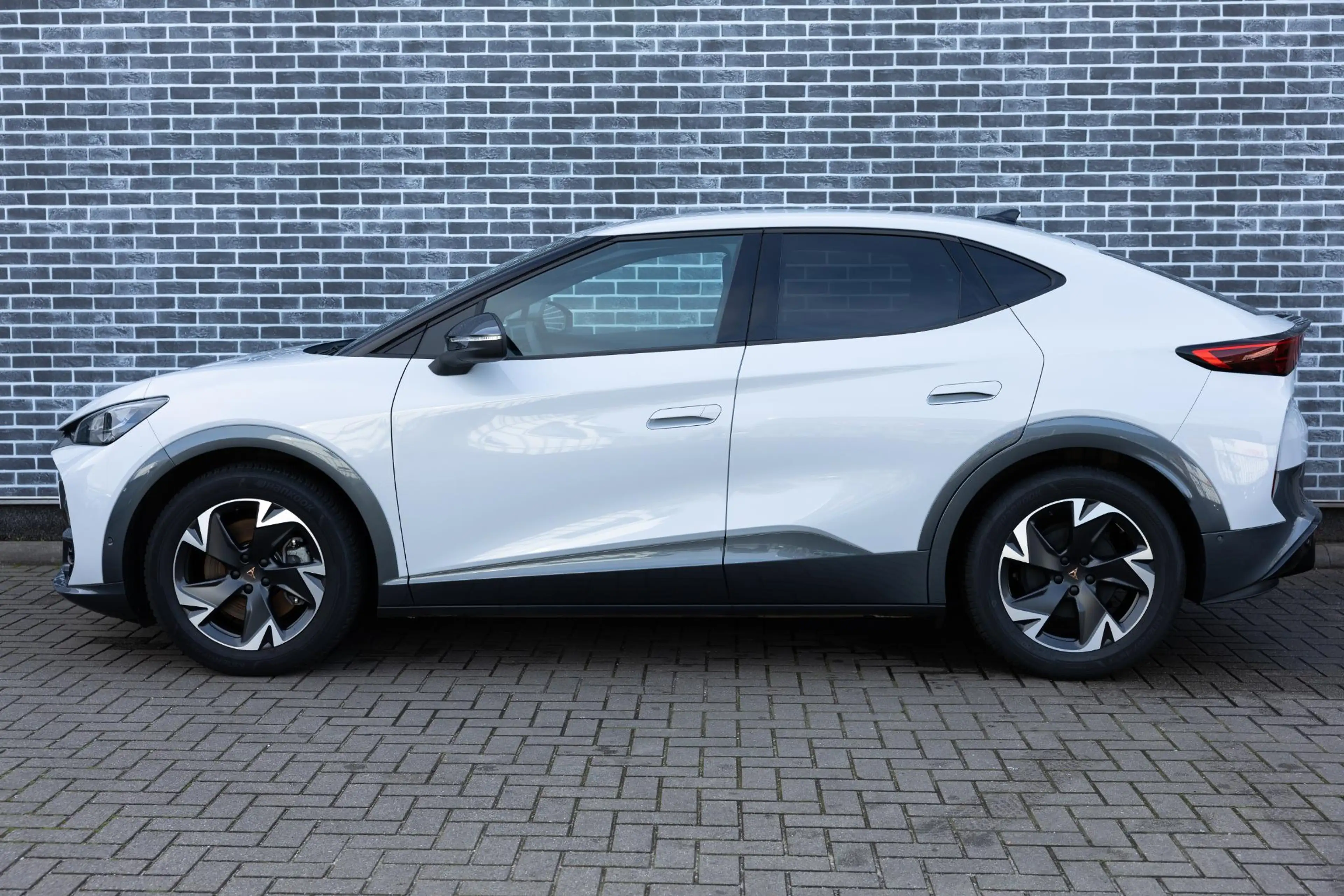 CUPRA Tavascan 82 kWh Endurance | Warmtepomp | Stoelverwarming | — photo 3