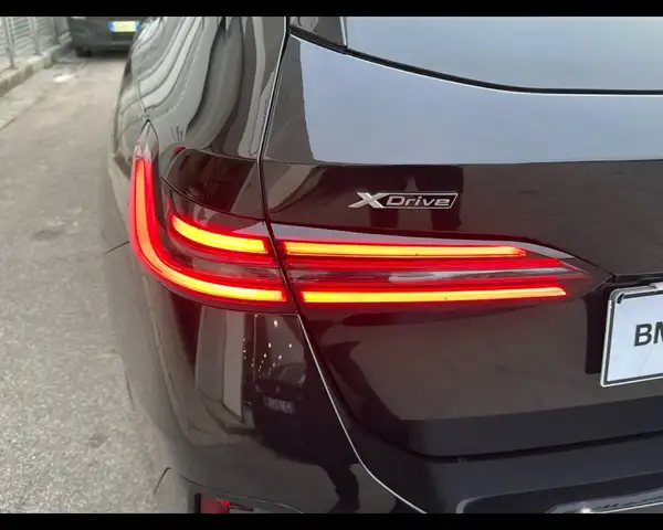 BMW 5 Series view 12