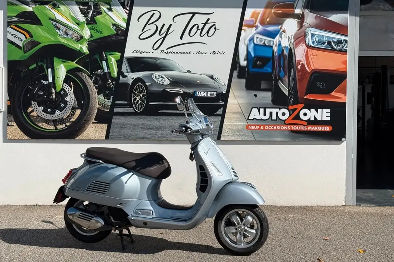 Vespa GTS 125