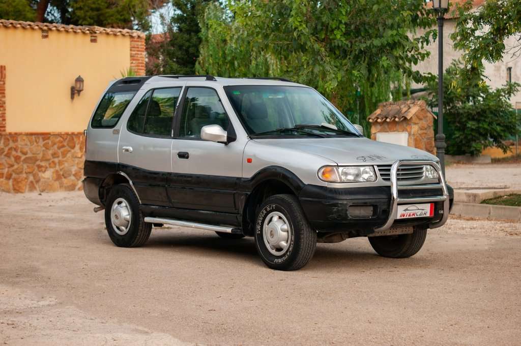 Tata Safari EX 4x2 - foto 1