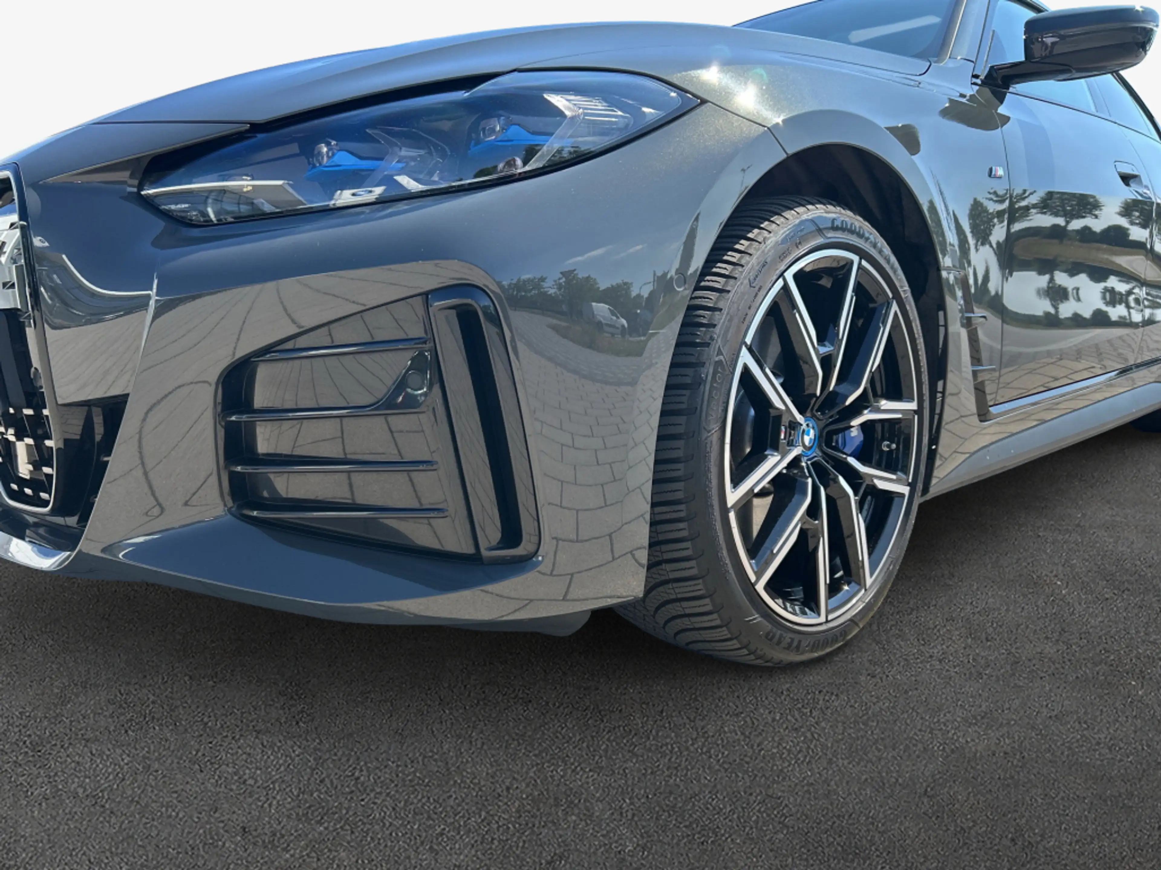 BMW i4 eDrive40 Gran Coupe M Sport Laserlicht* HiFi* — photo 8