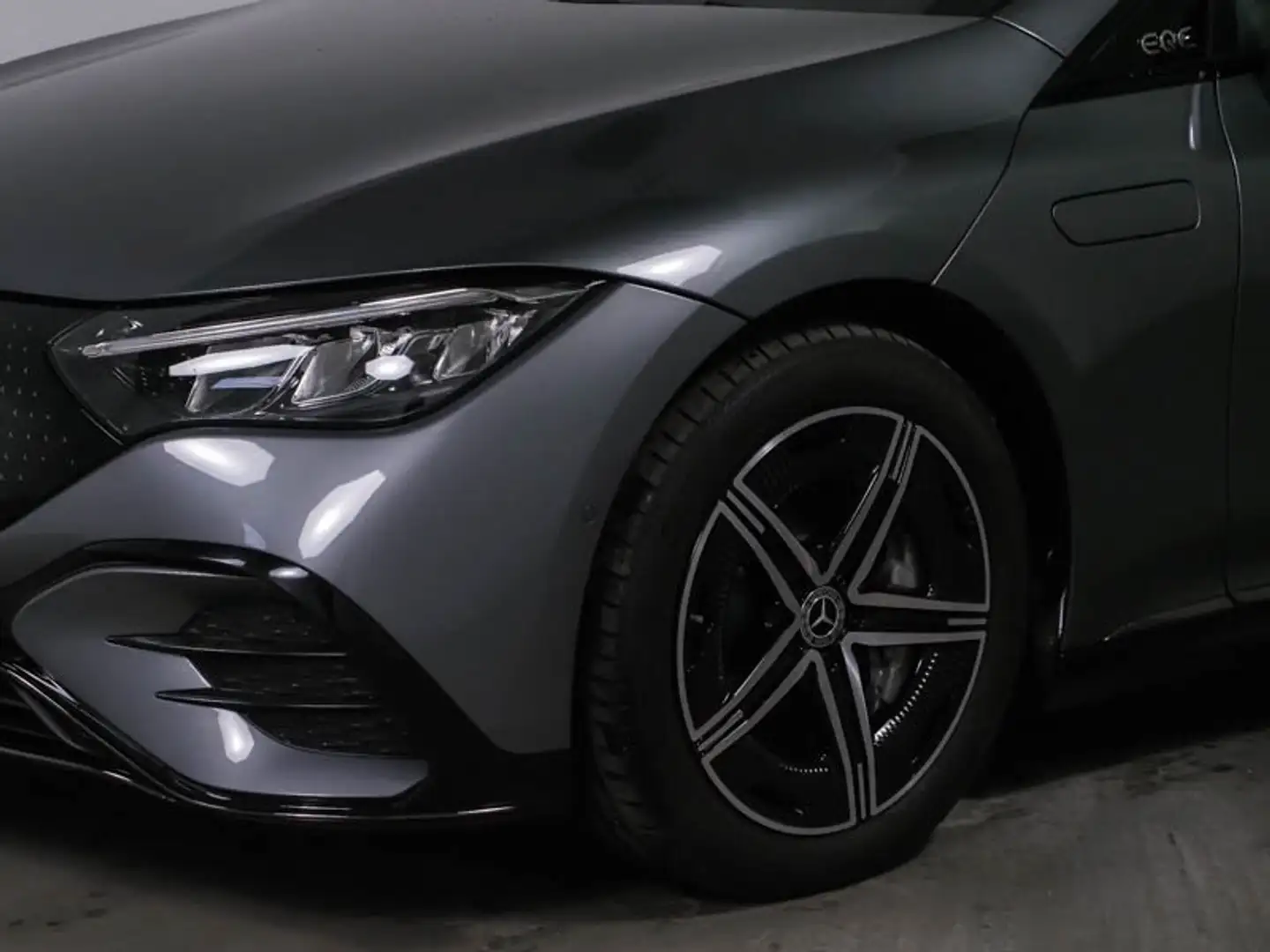 Mercedes-Benz EQE 300 EQE 300 AMG *DISTRO*PANO*NIGHT*AMBI*MEMORY*DAB* Grau - 2