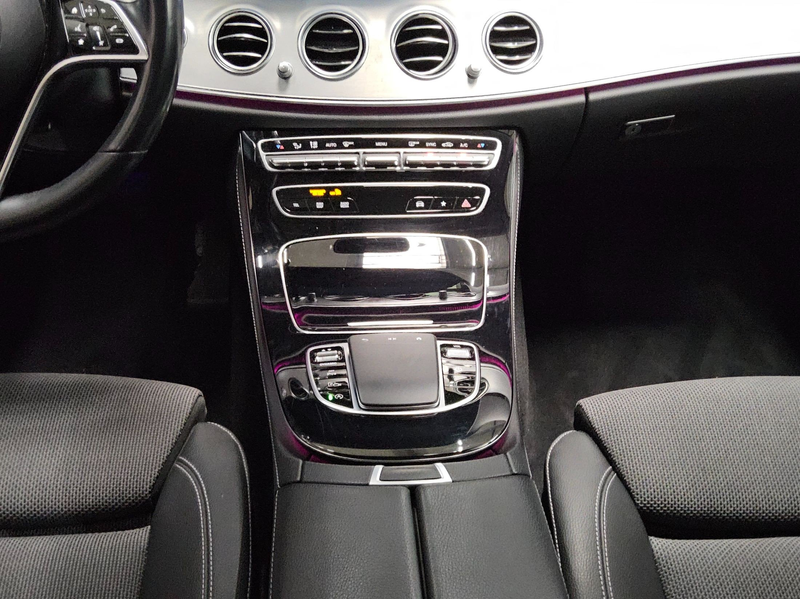 Mercedes-Benz E 200 d Exclusive Navi Widescreen RfK — photo 6