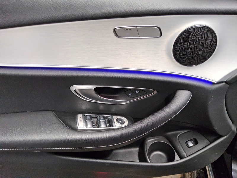 Mercedes-Benz E 200 d Exclusive Navi Widescreen RfK — photo 10