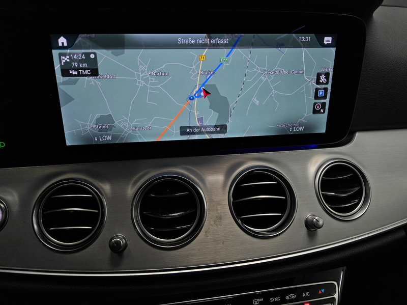 Mercedes-Benz E 200 d Exclusive Navi Widescreen RfK — photo 7