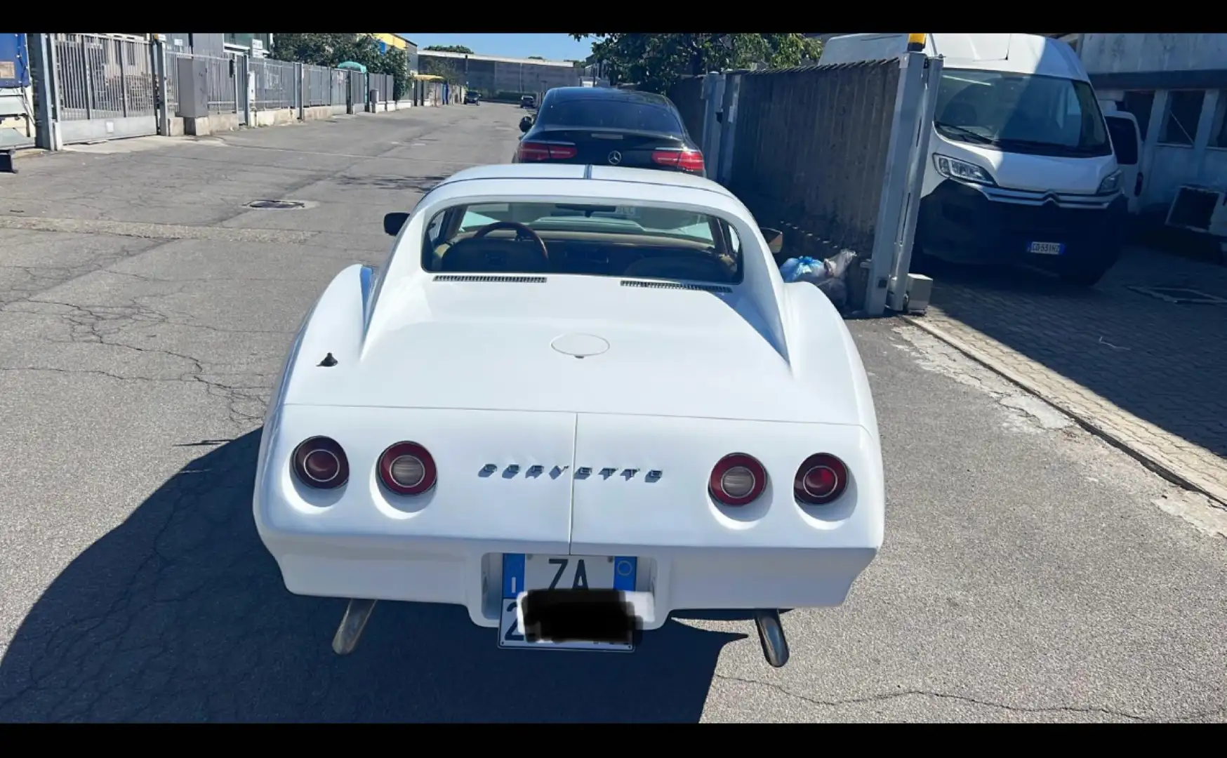 Corvette C3 Styngray bijela - 2