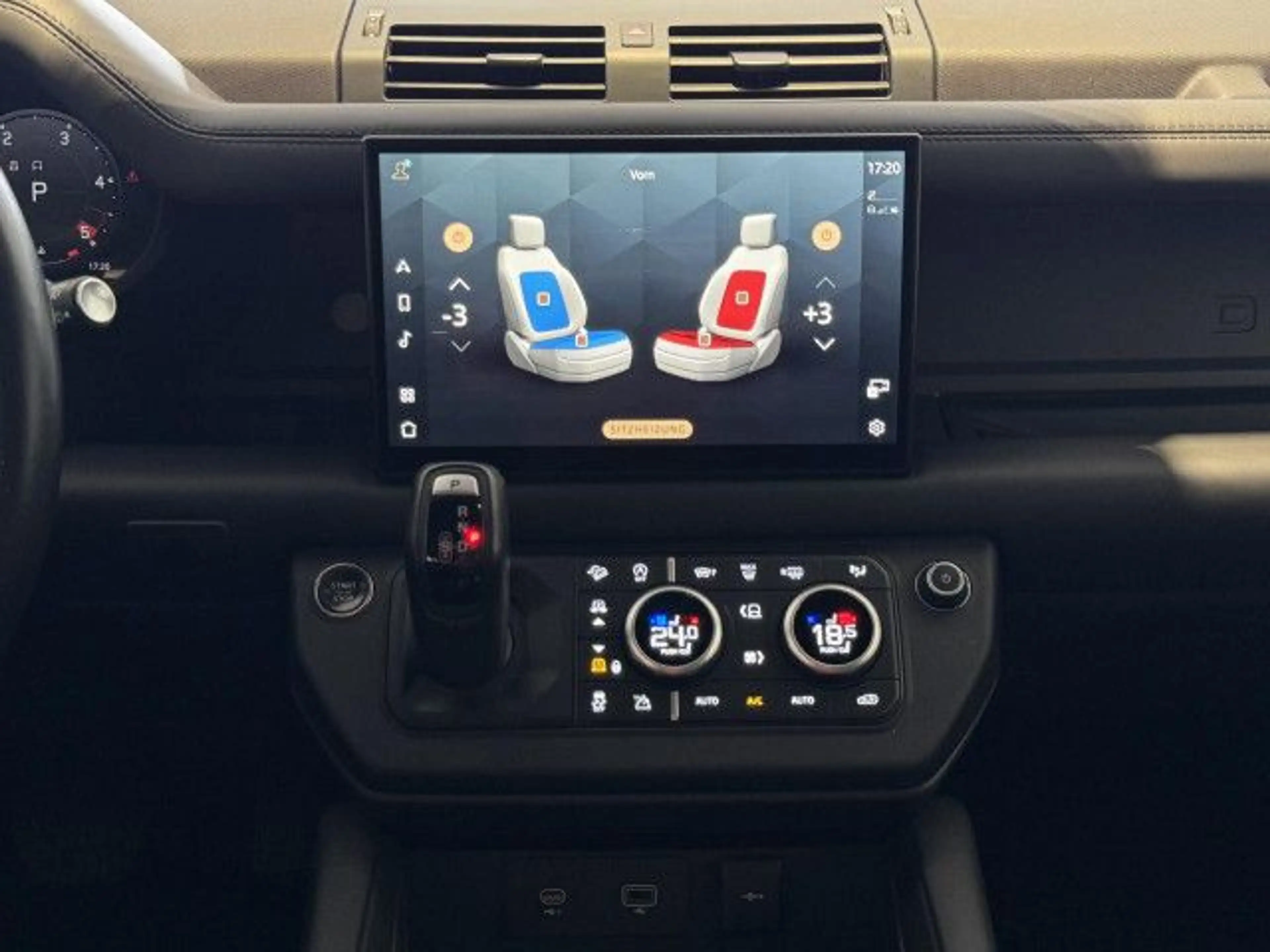 Land Rover Defender 110 D300 X-Dynamic HSE Bluetooth LED — photo 11