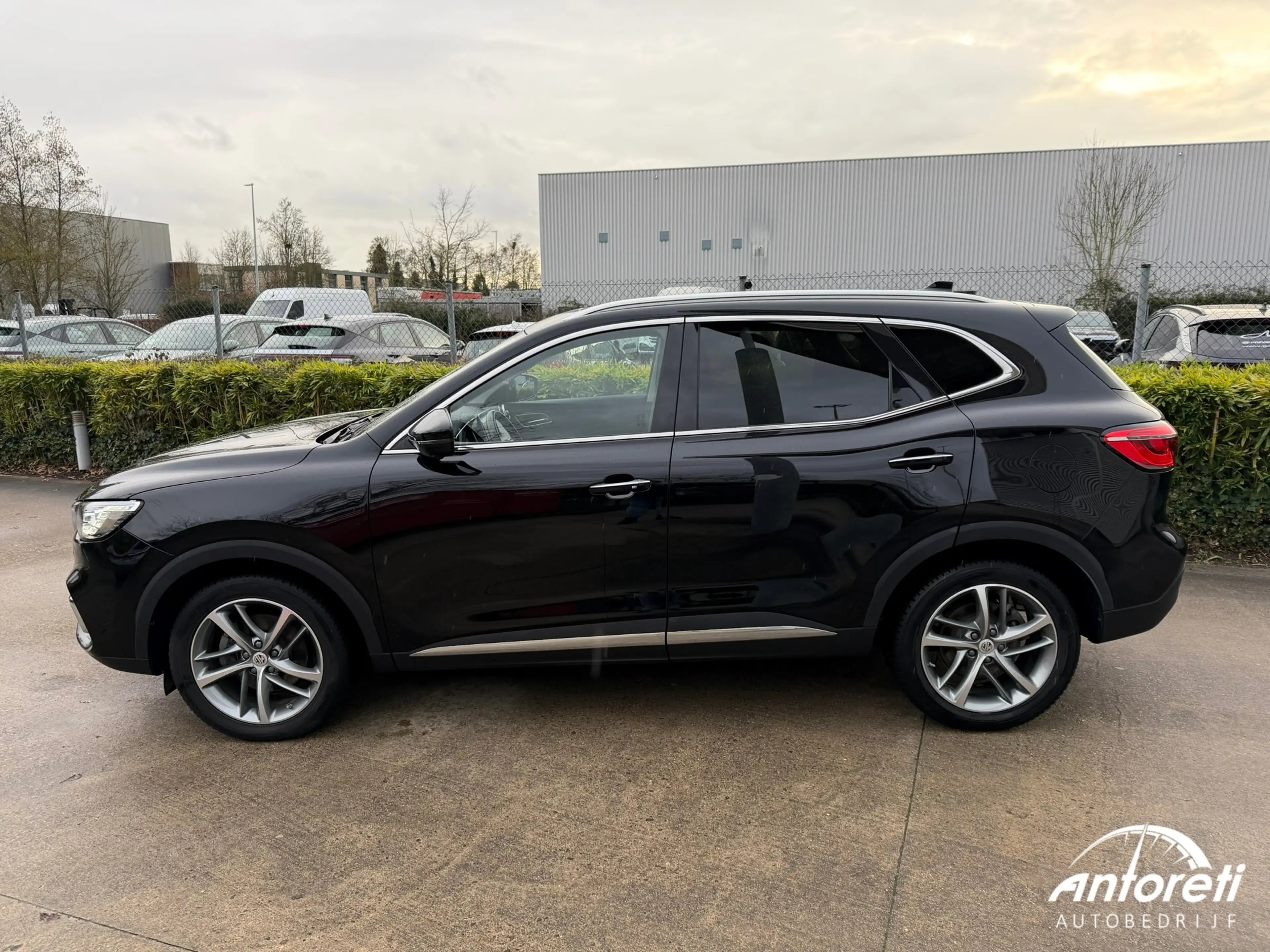 MG EHS PHEV Luxery FULL OPTION — photo 4