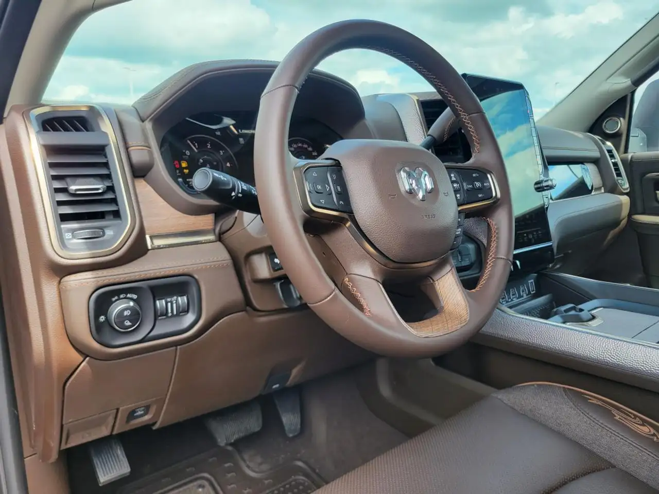 RAM 3500 снимка RAM 3500