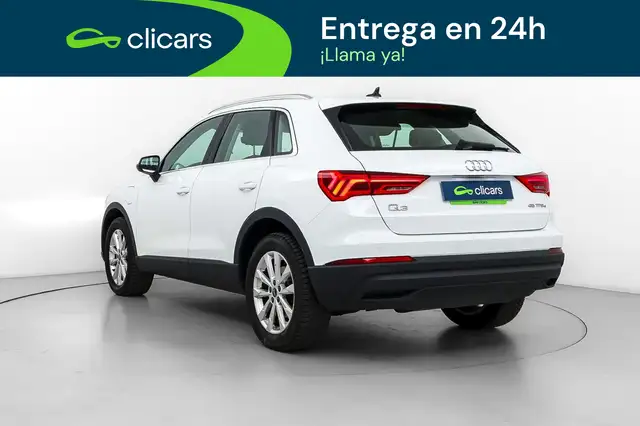 Audi Q3 view 9