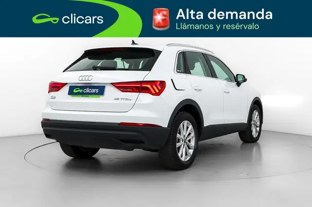 Audi Q3 view 5