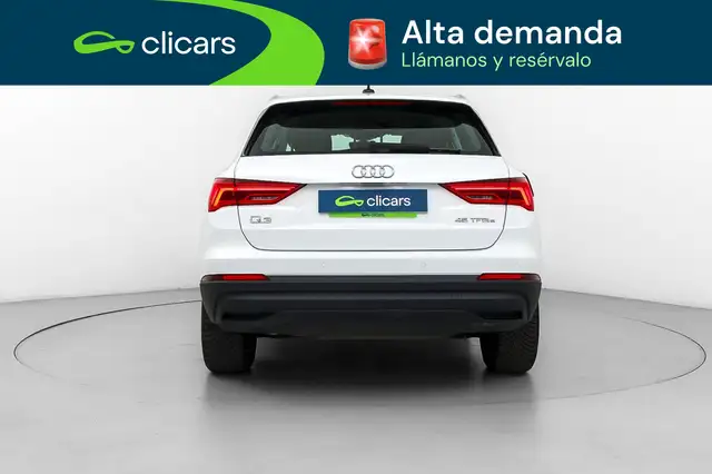 Audi Q3 view 4