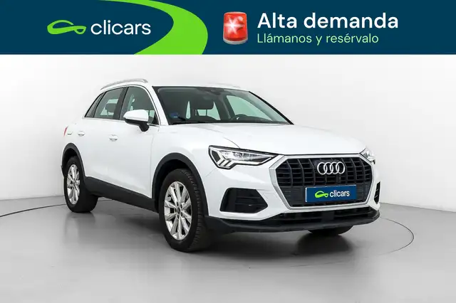 Audi Q3 view 3