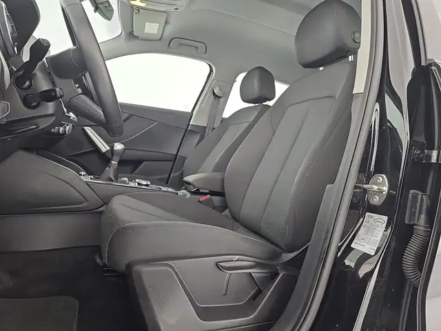 Audi Q2 view 9