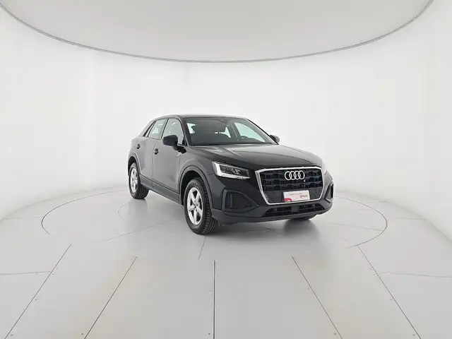 Audi Q2 view 6