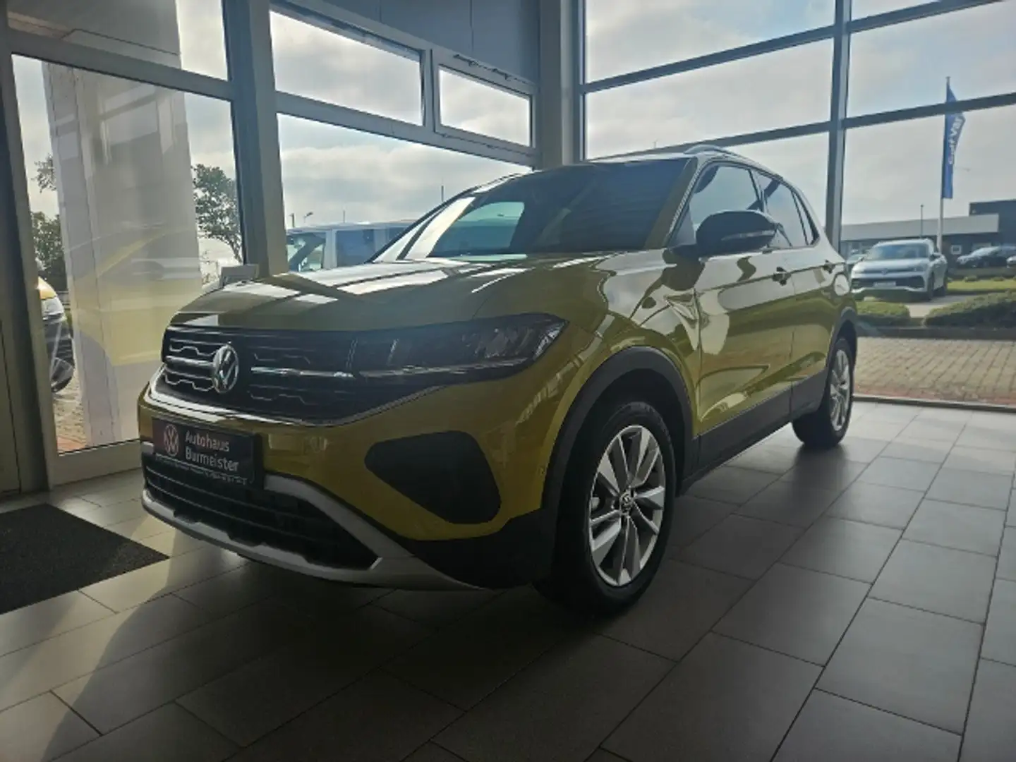 Volkswagen T-Cross Life 1.0 l TSI GOAL DSG Amarillo - 2