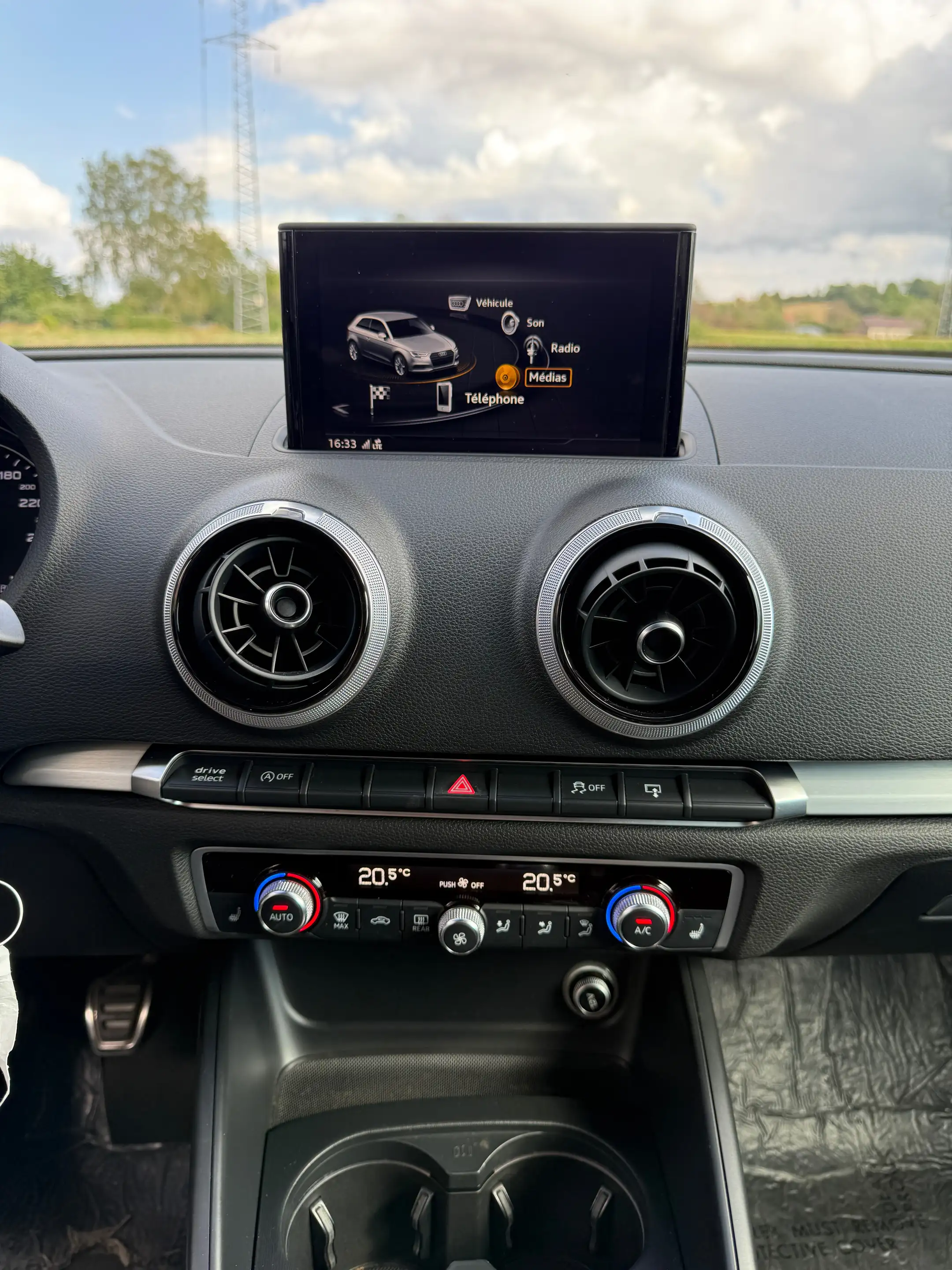 Audi A3 A3 1.6 TDi Ambition S line — photo 13