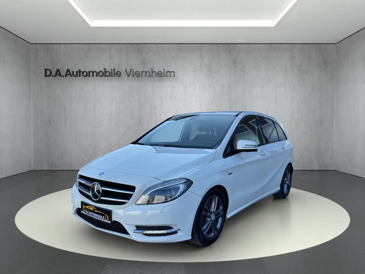 Mercedes-Benz B 180 B -Klasse B 180°Navi°SHZ°PDC°Abstand-Temp° Blanc - 1