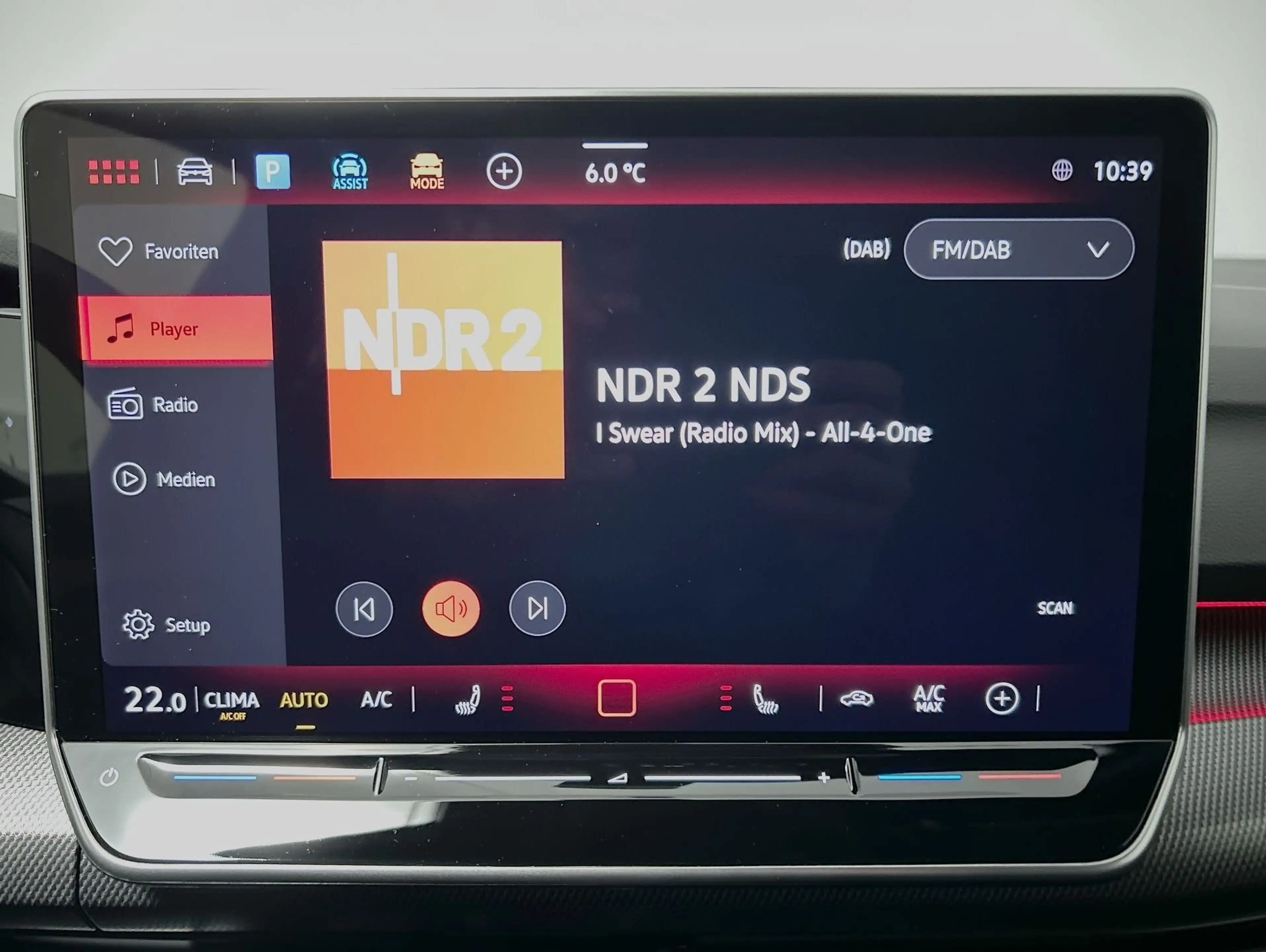 Volkswagen Golf Variant R-Line 2.0 l TDI DSG CarPlay Pano — photo 10
