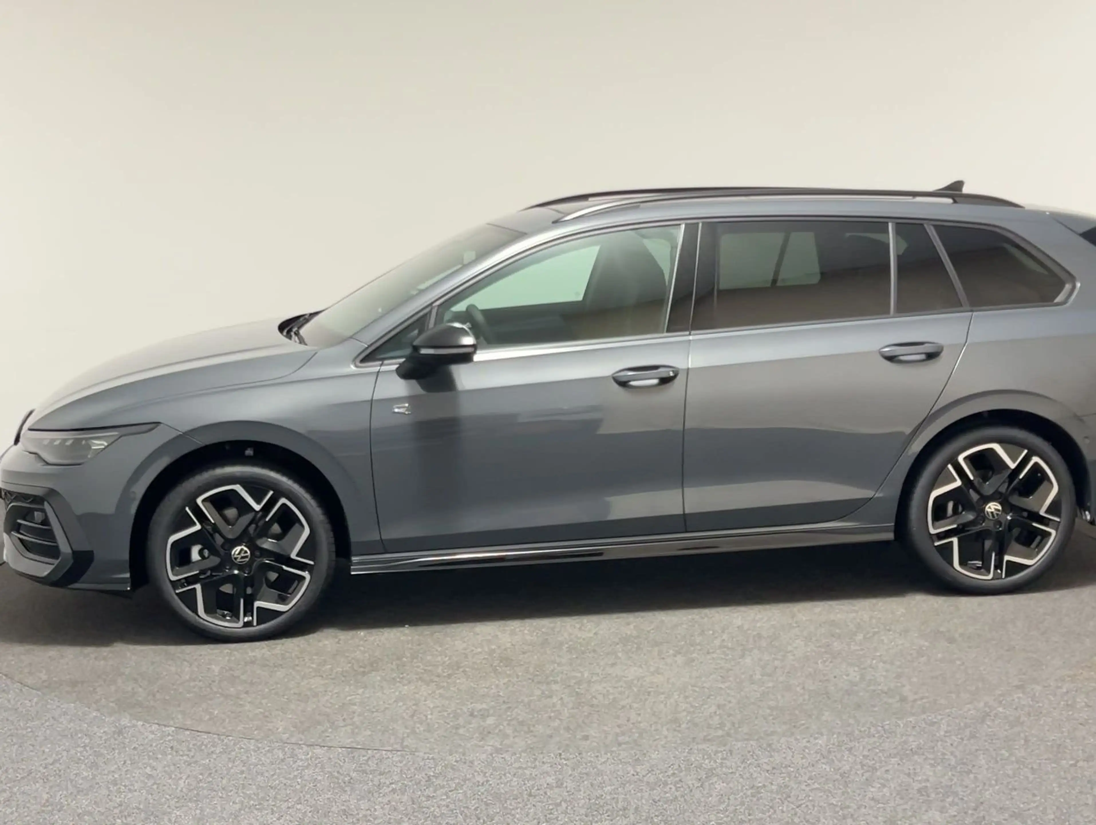 Volkswagen Golf Variant R-Line 2.0 l TDI DSG CarPlay Pano — photo 5