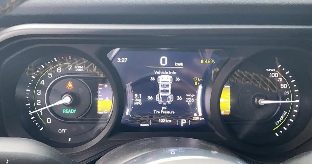 Jeep Wrangler снимка Jeep Wrangler