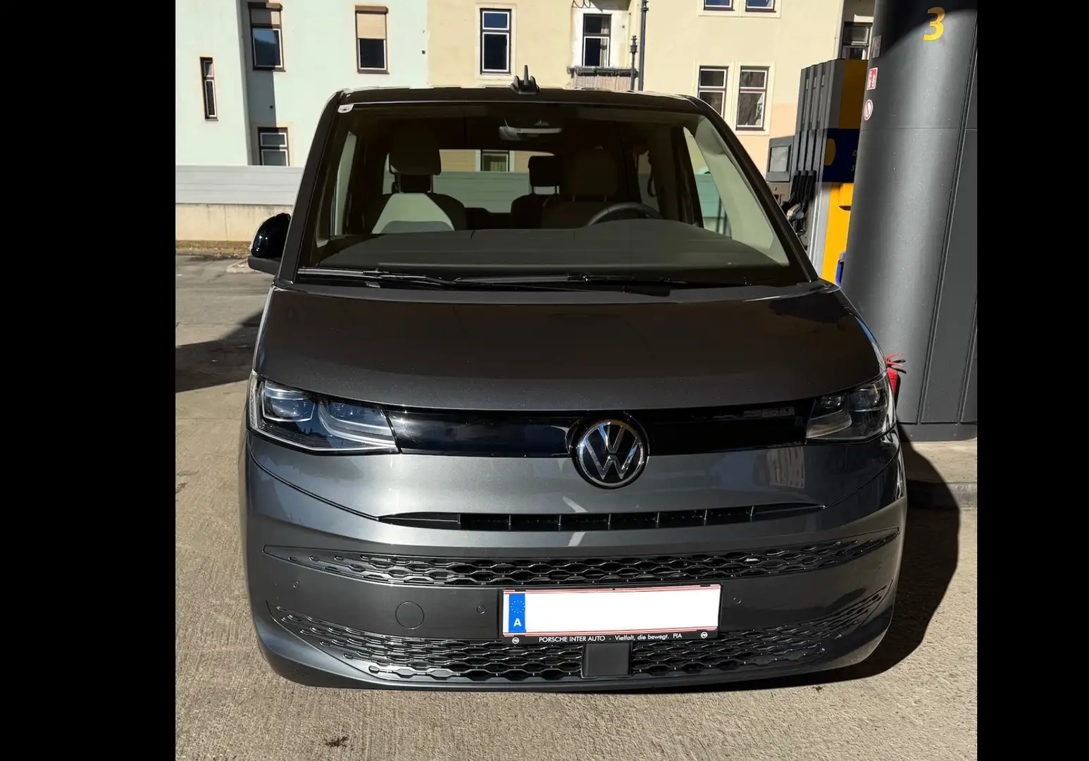 Volkswagen T7 Multivan Multivan 1,5 TSI Business eHybrid PHEV 4Motion Aut. Business Grau - 2