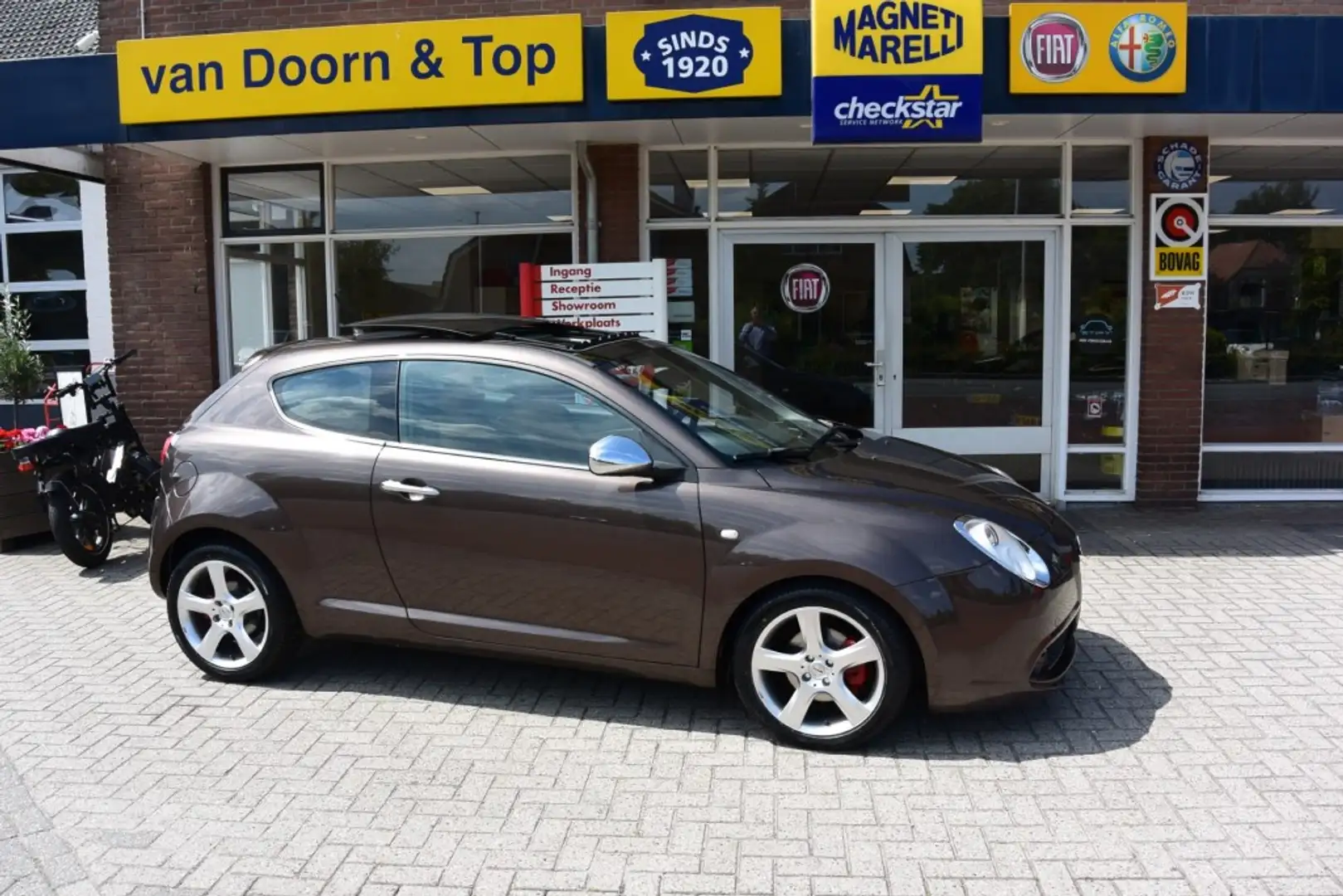 Alfa Romeo MiTo 1.4 T PROGRESSION AUTOMAAT Bruin - 1