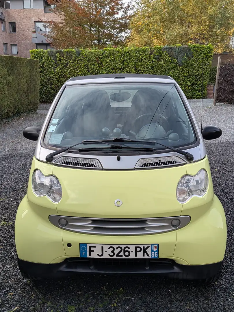 smart forTwo Fortwo Cabrio 0.7 Turbo Pure Softouch Geel - 2