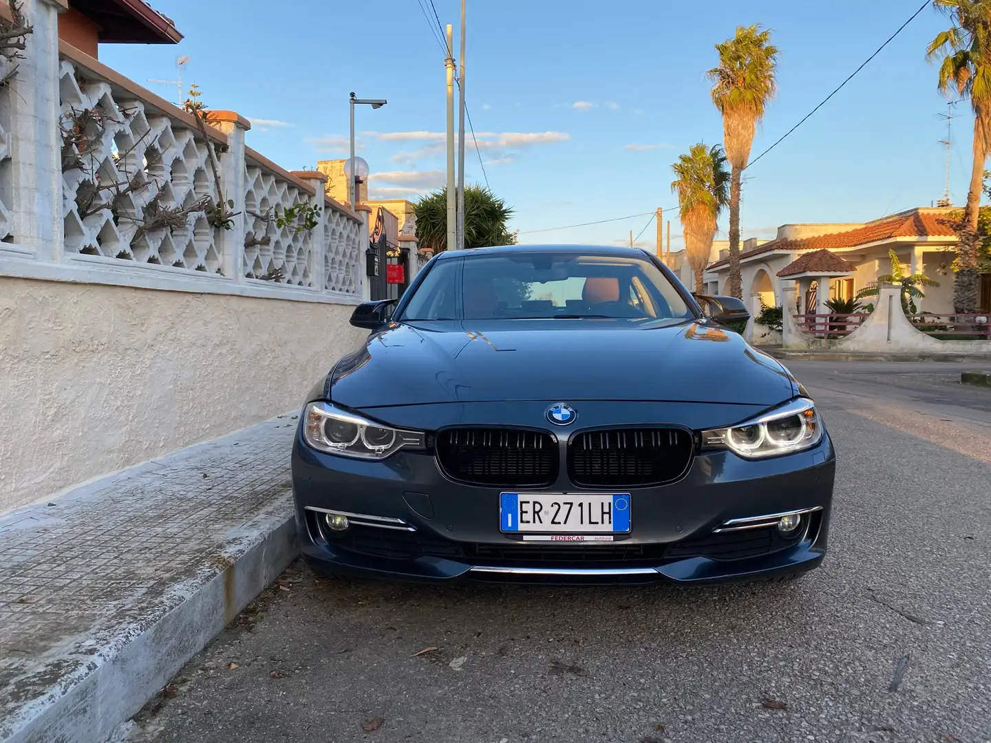 BMW 320 320d Luxury - 2
