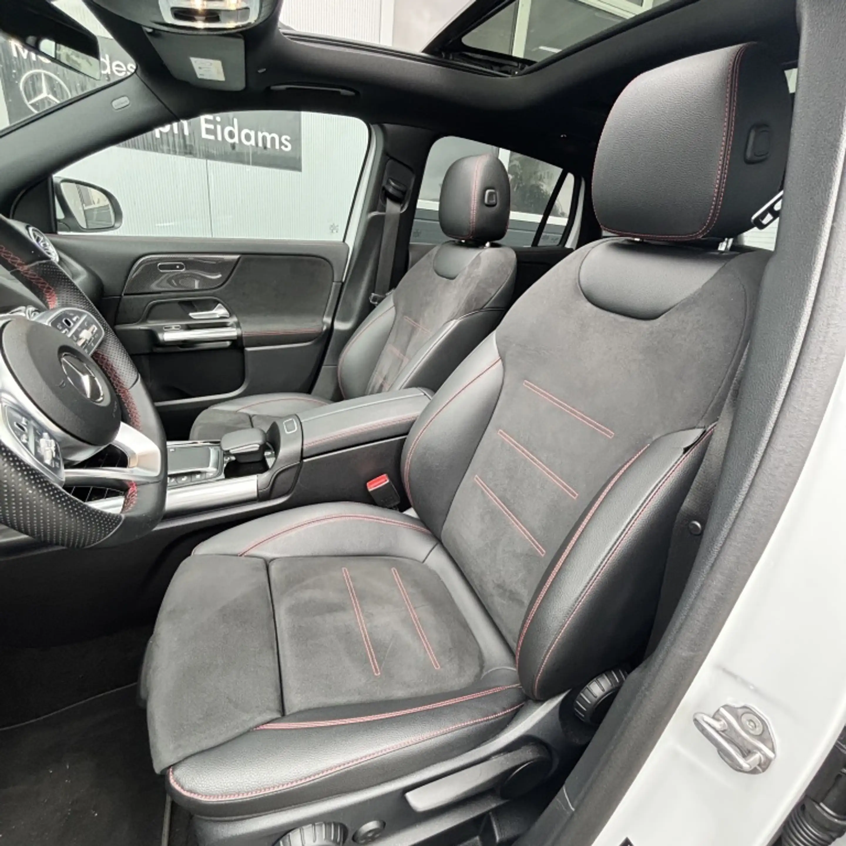 Mercedes-Benz GLA 250 AMG * Pano, alcantara* 4M AMG Line — photo 12