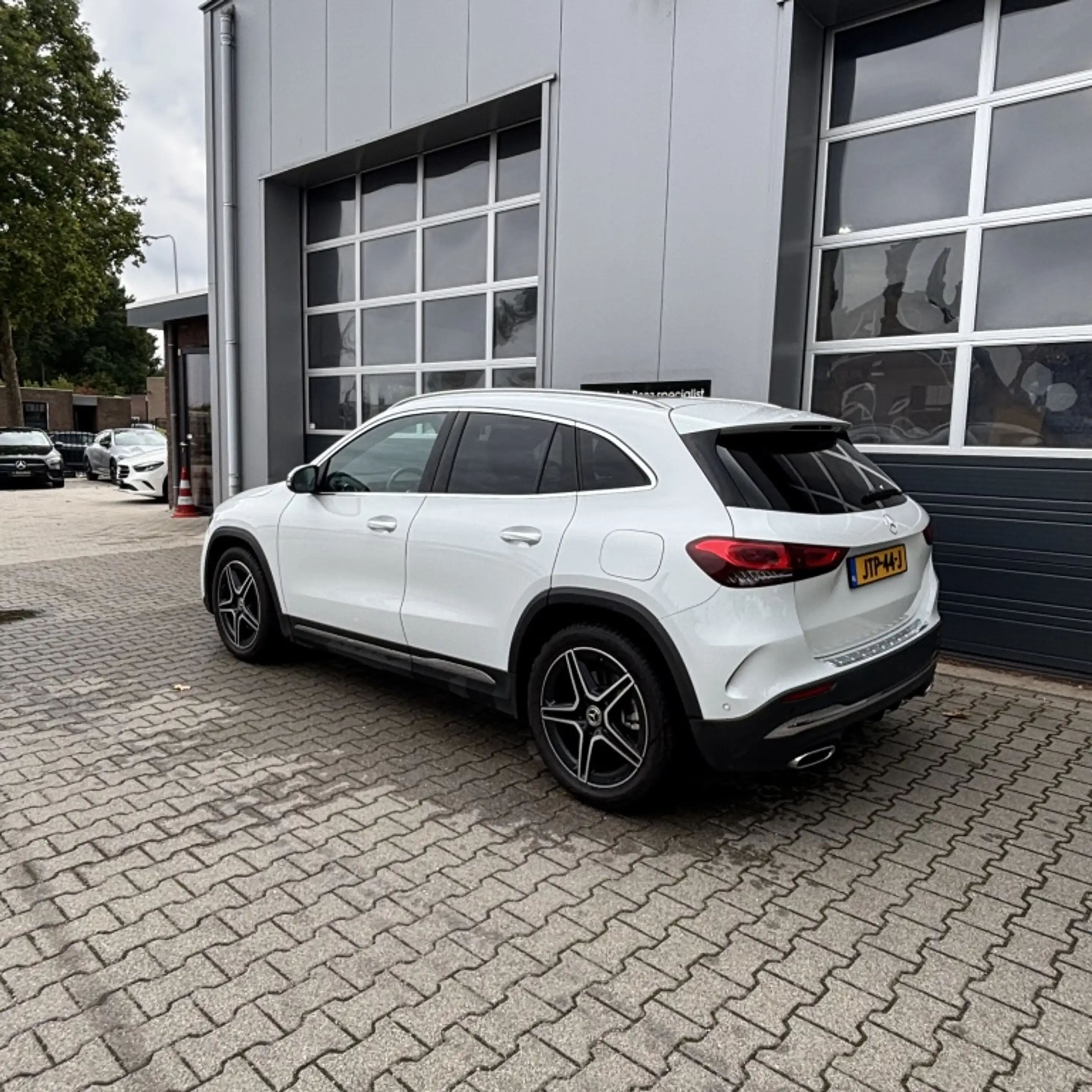 Mercedes-Benz GLA 250 AMG * Pano, alcantara* 4M AMG Line — photo 6