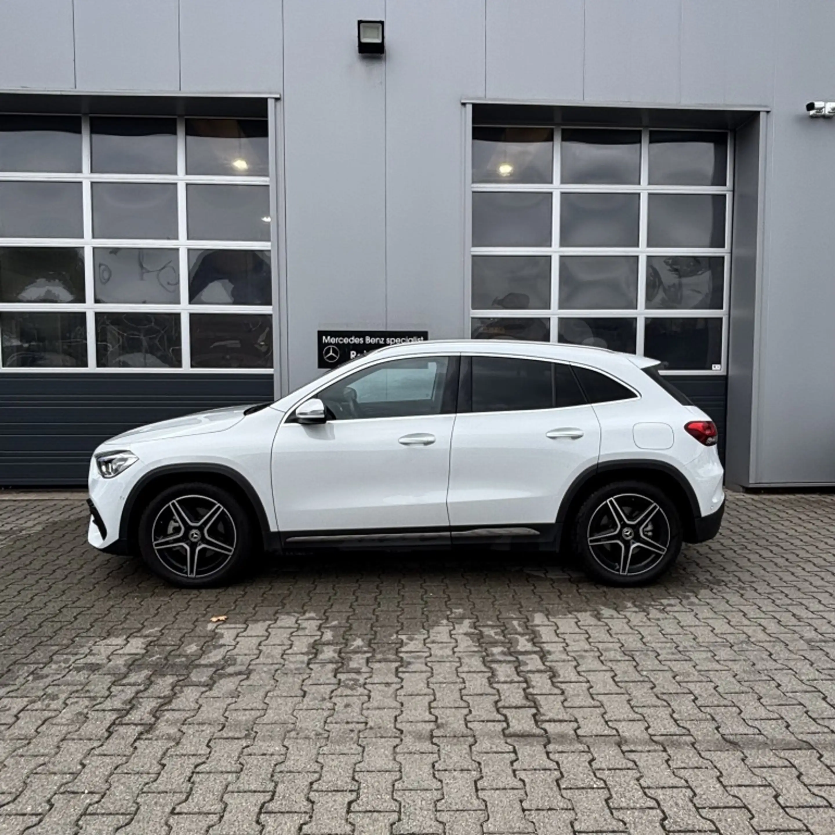 Mercedes-Benz GLA 250 AMG * Pano, alcantara* 4M AMG Line — photo 5
