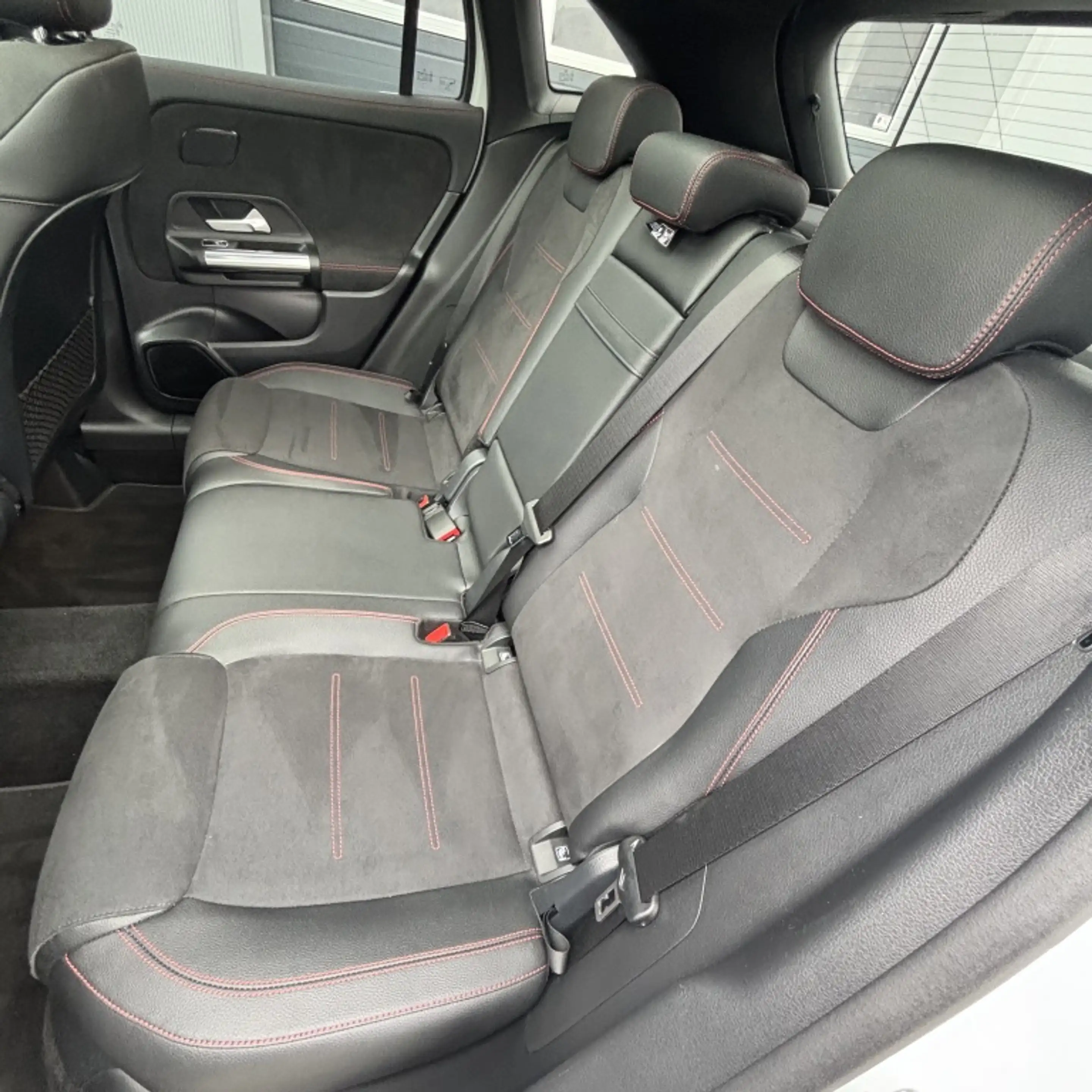 Mercedes-Benz GLA 250 AMG * Pano, alcantara* 4M AMG Line — photo 20