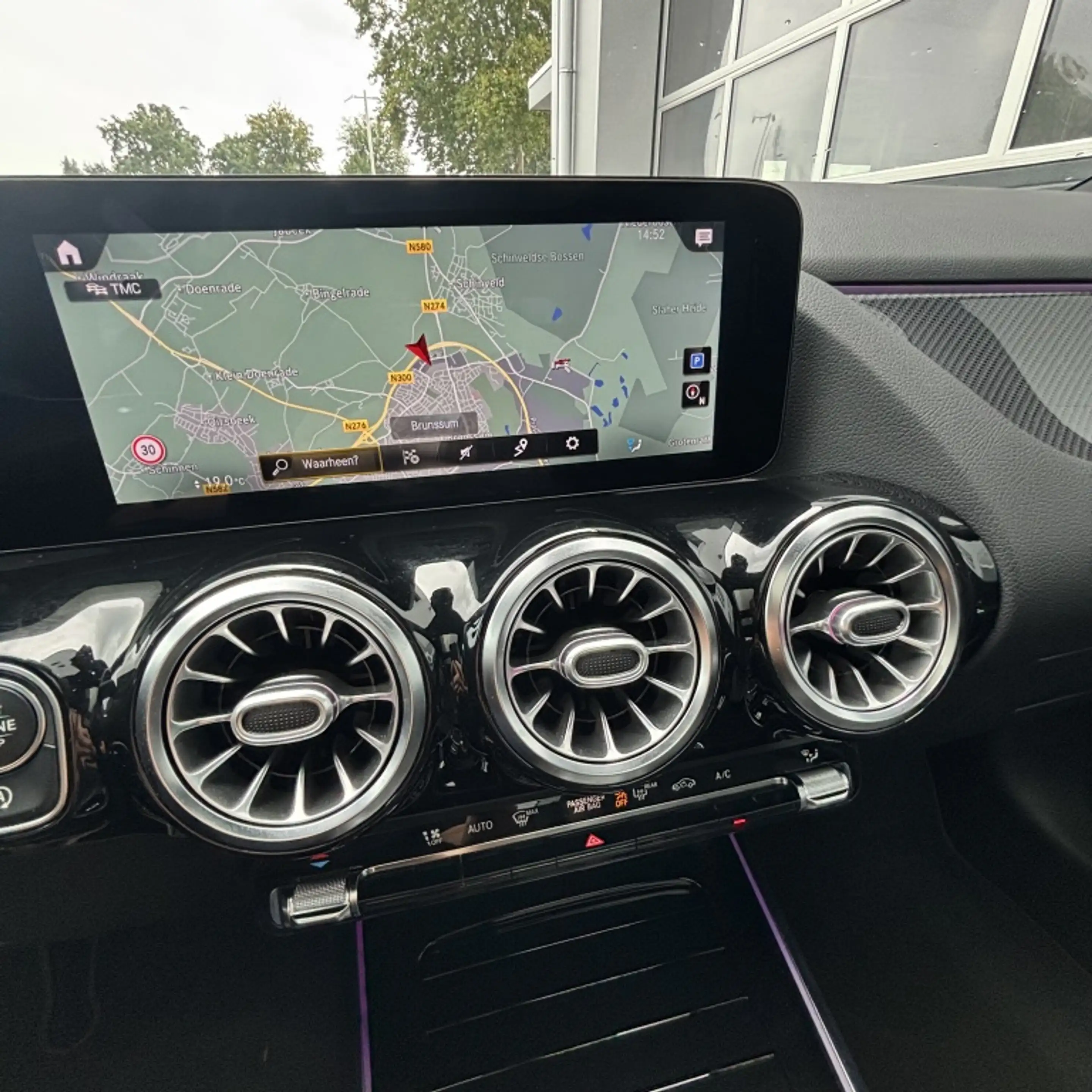 Mercedes-Benz GLA 250 AMG * Pano, alcantara* 4M AMG Line — photo 17