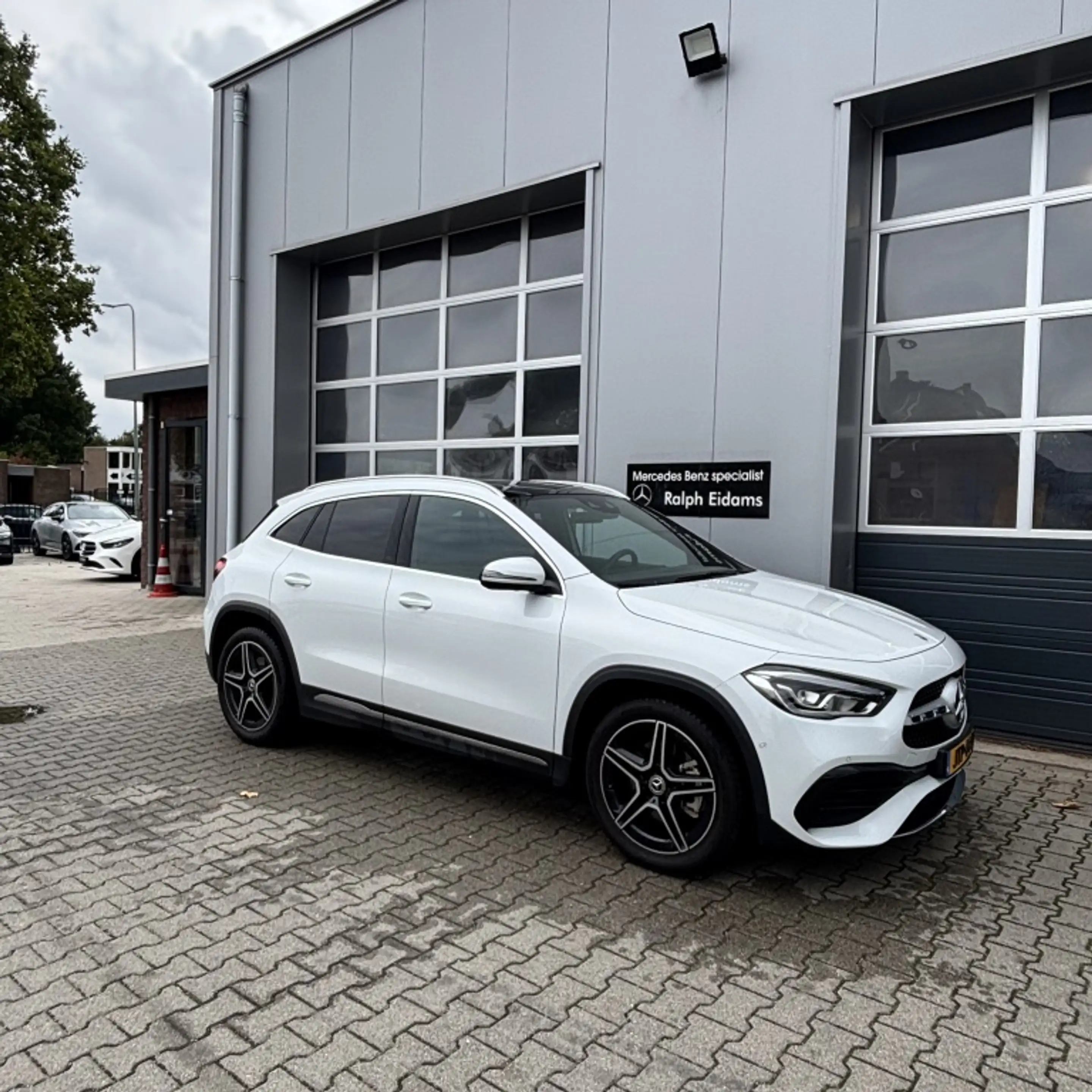 Mercedes-Benz GLA 250 AMG * Pano, alcantara* 4M AMG Line — photo 2