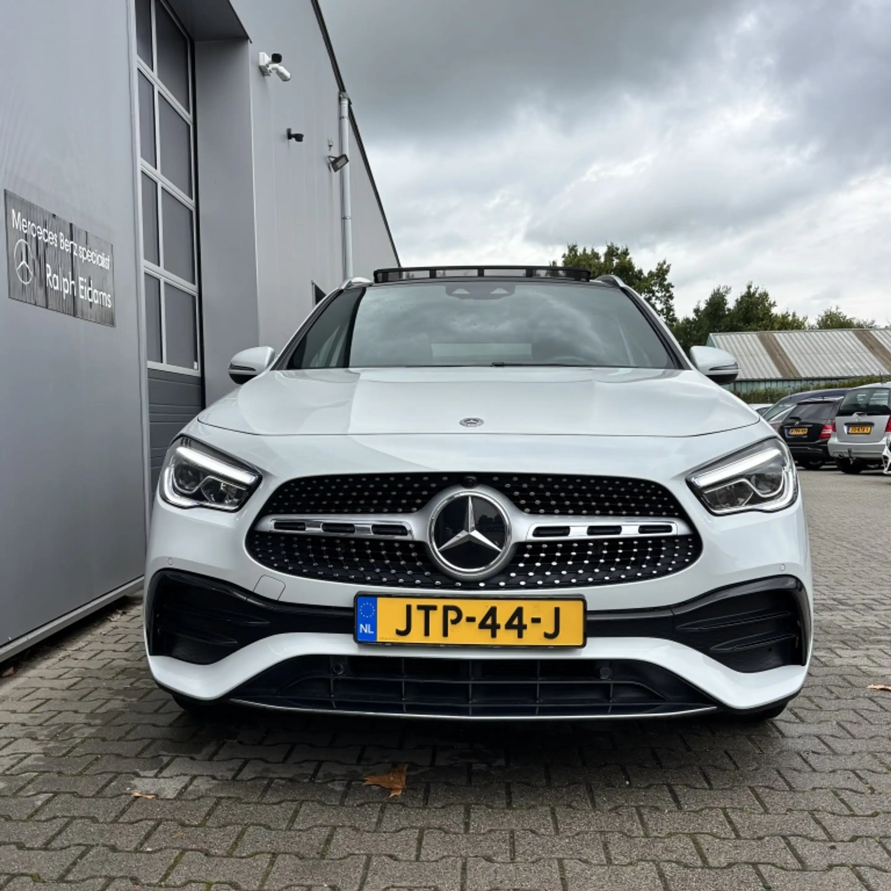 Mercedes-Benz GLA 250 AMG * Pano, alcantara* 4M AMG Line — photo 8