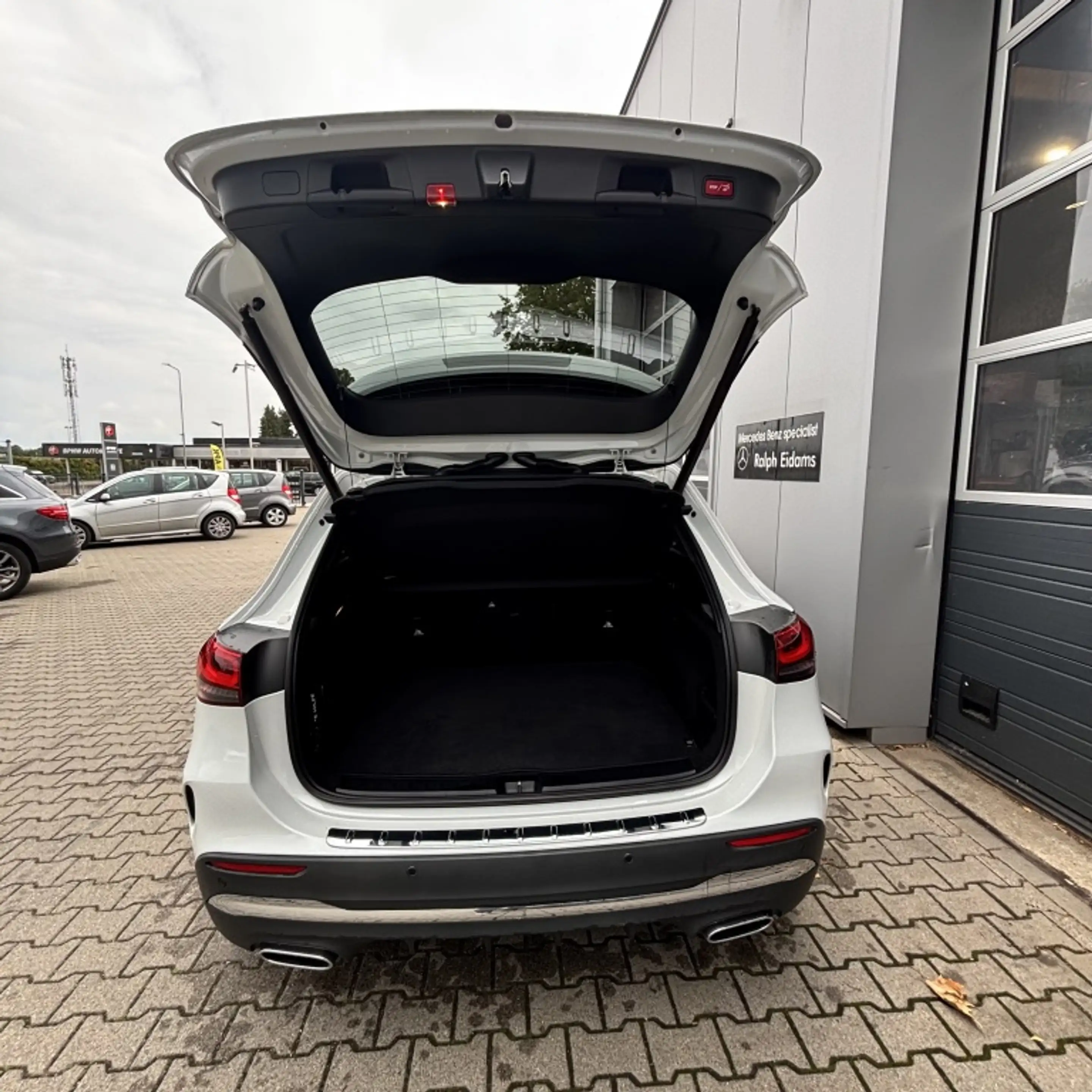 Mercedes-Benz GLA 250 AMG * Pano, alcantara* 4M AMG Line — photo 24