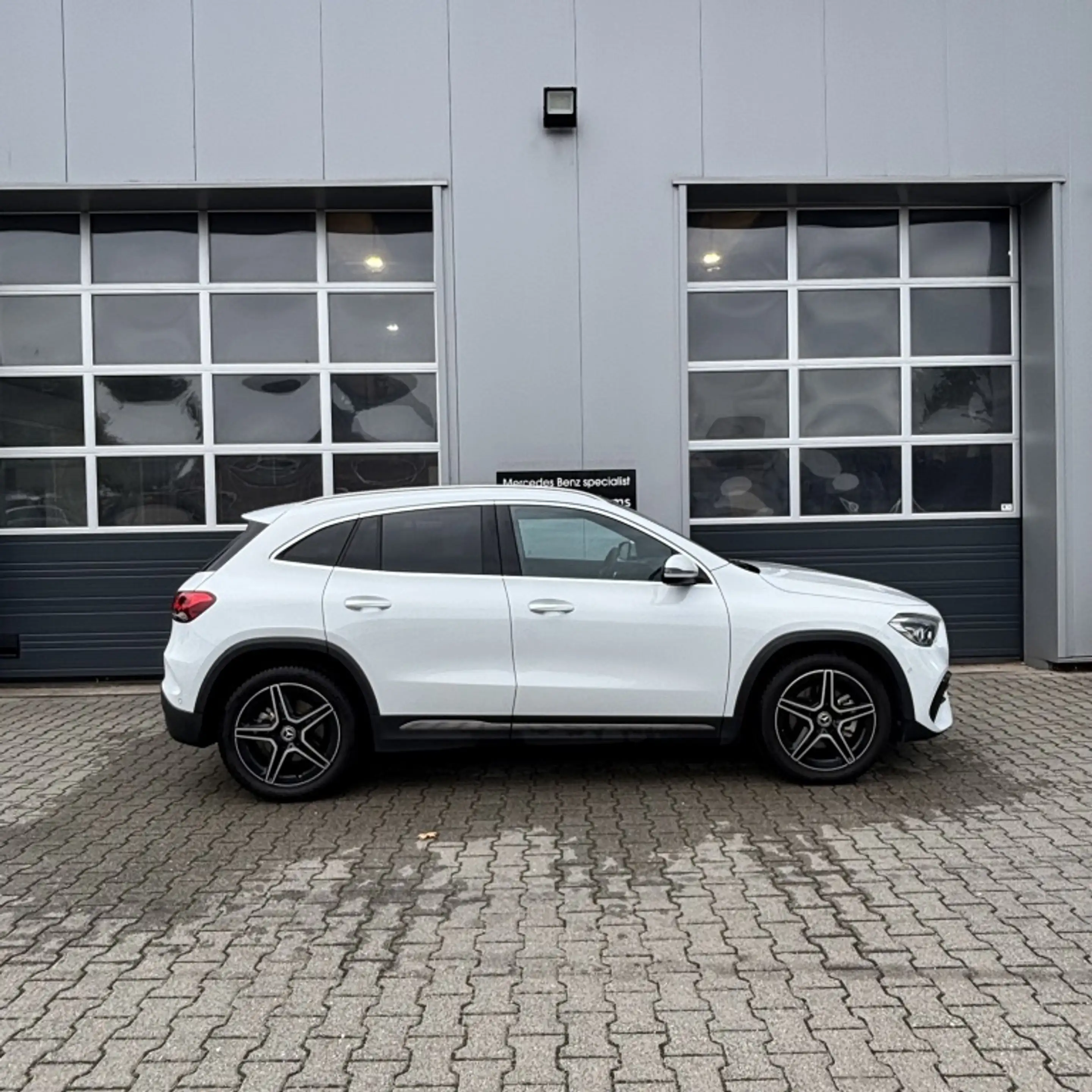 Mercedes-Benz GLA 250 AMG * Pano, alcantara* 4M AMG Line — photo 3