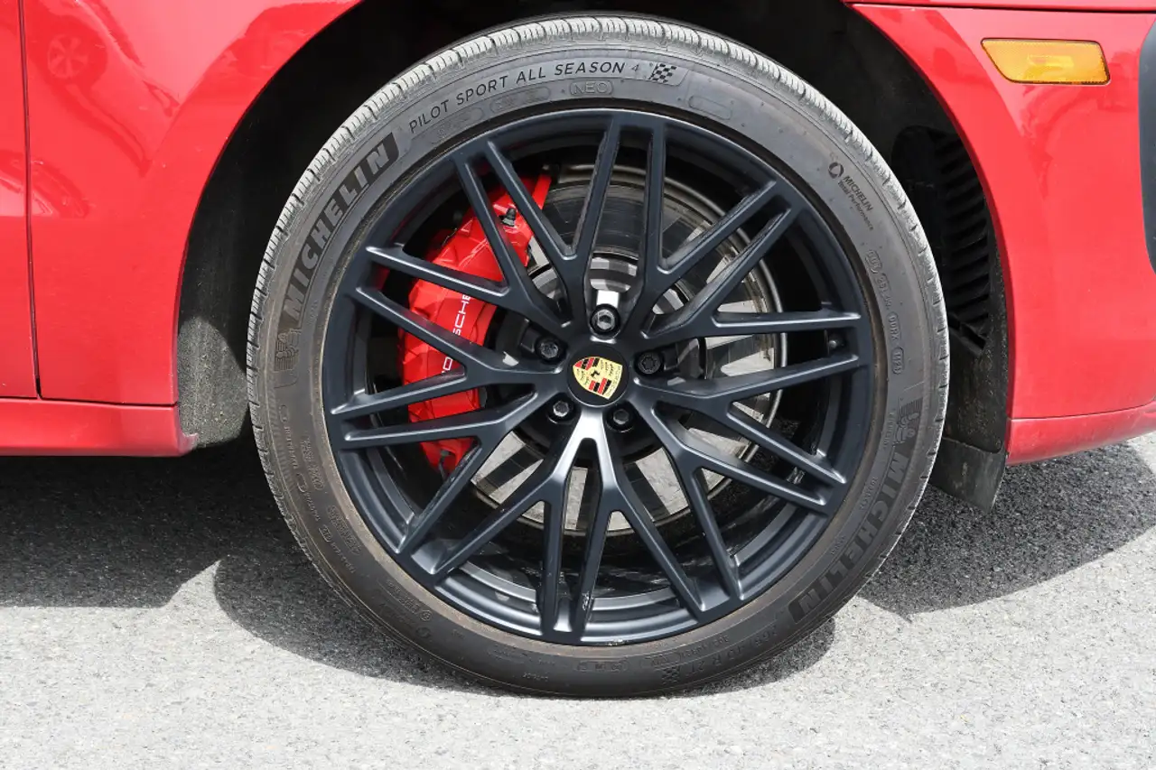 Porsche Macan снимка Porsche Macan