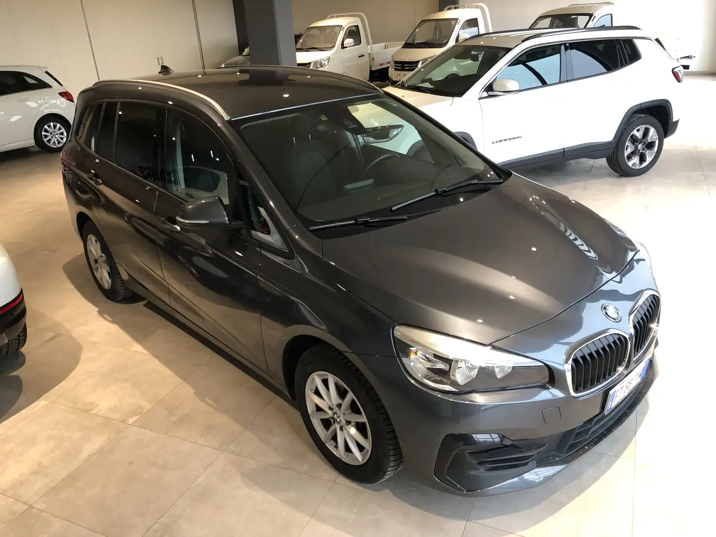 BMW 216 Serie 2 F46 2018 Gran Tourer 216d Business Gris - 2