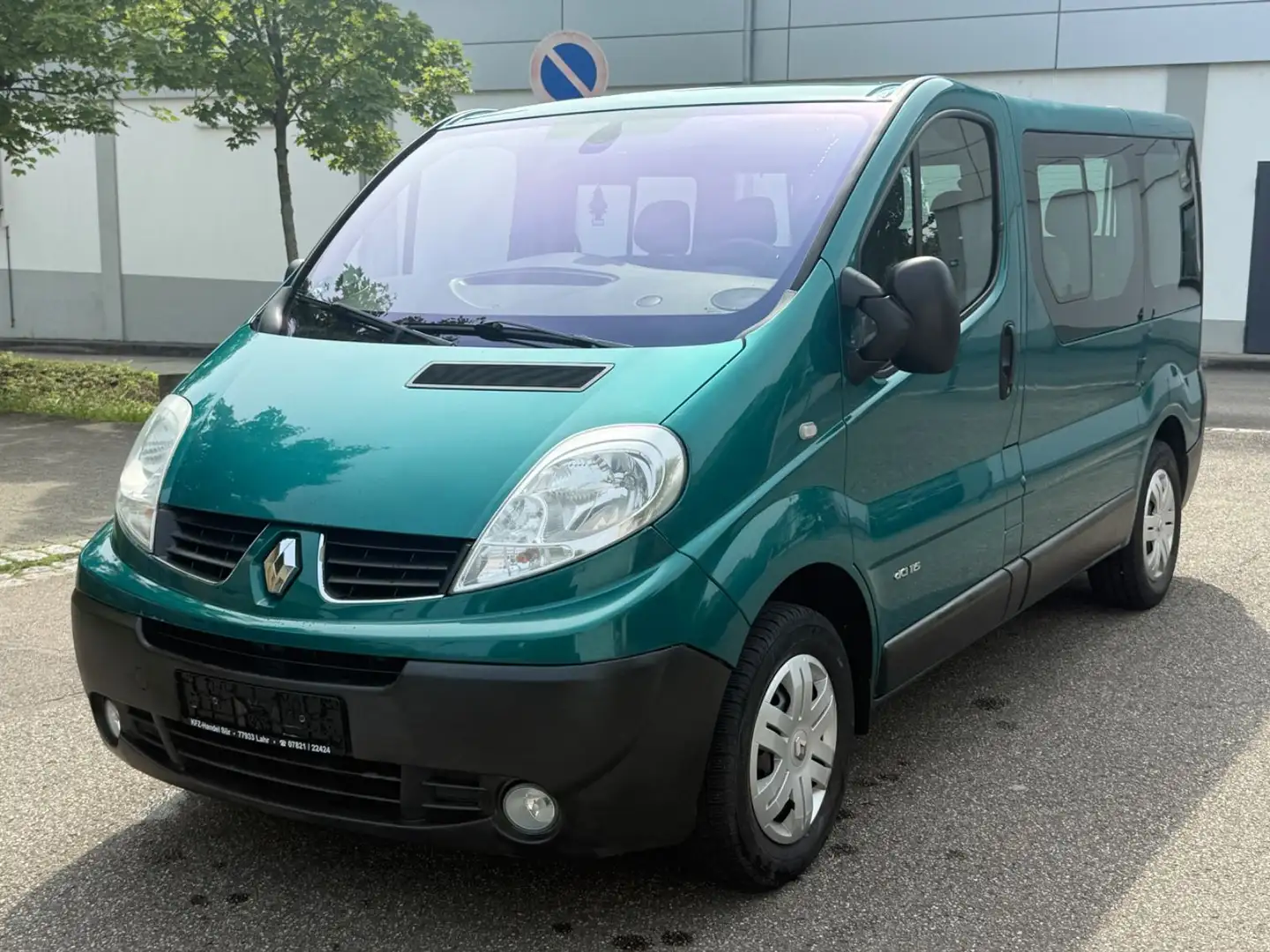 Renault Trafic Passenger 8 SITZER/TÜV NEU/KLIMA/TEMPOMAT Grün - 1