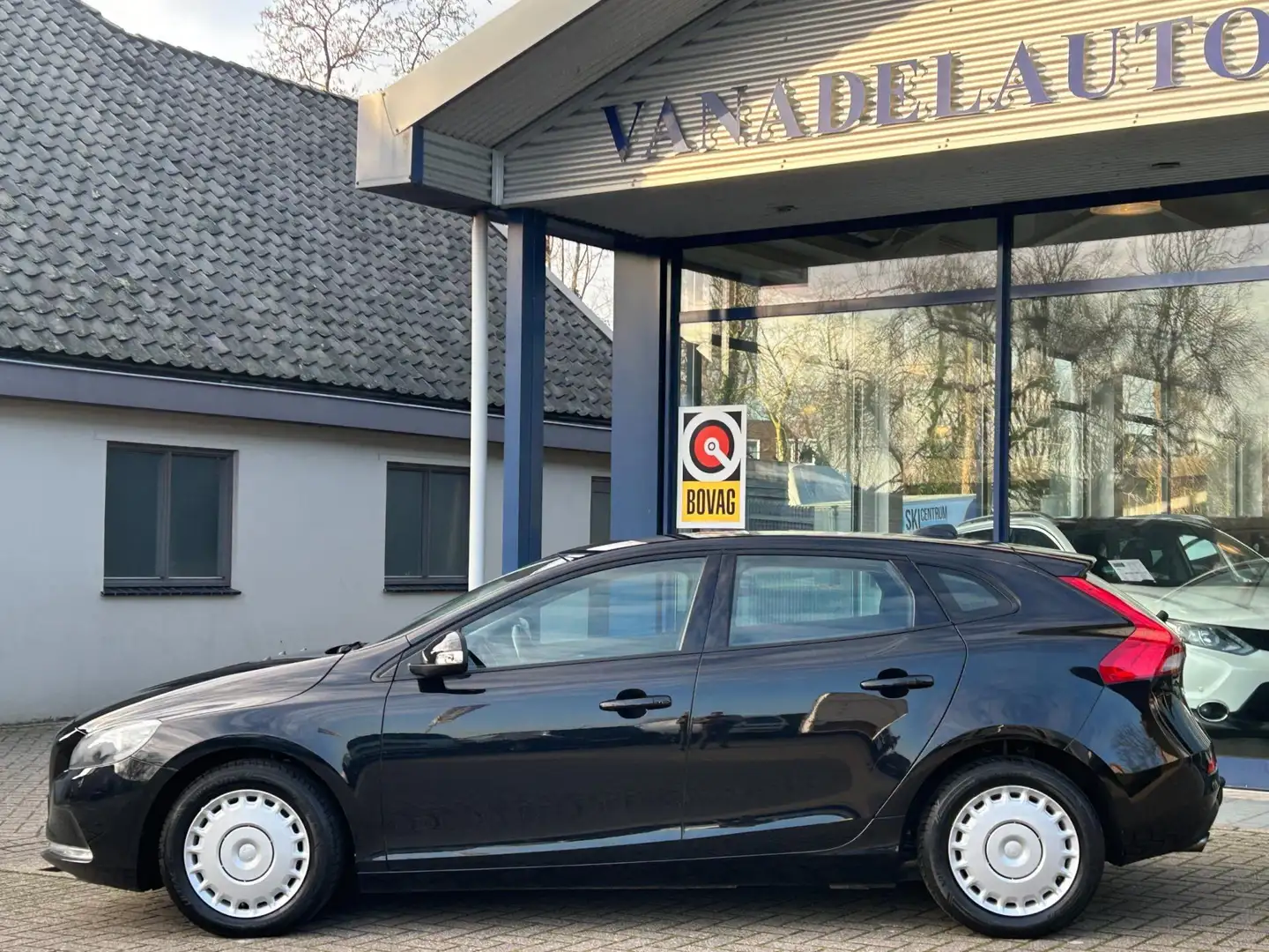 Volvo V40 1.6 T3 Navi Clima Cruise Camera Park.Sens Trekhaak Negro - 2