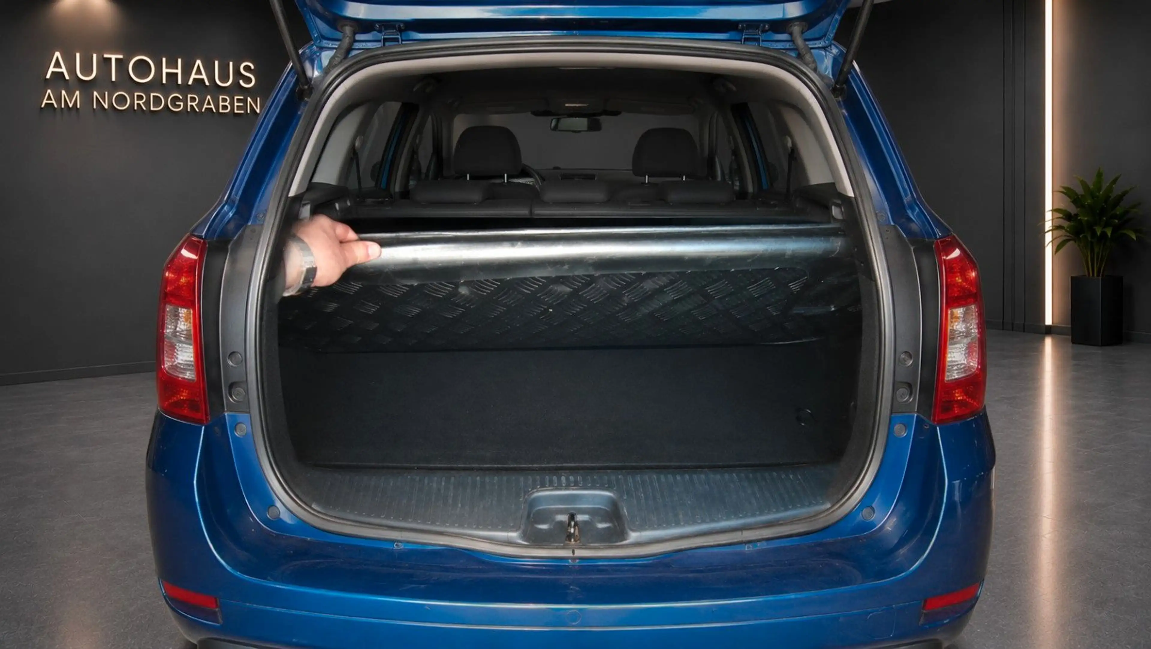 Dacia Logan MCV II Kombi Laureate — photo 15